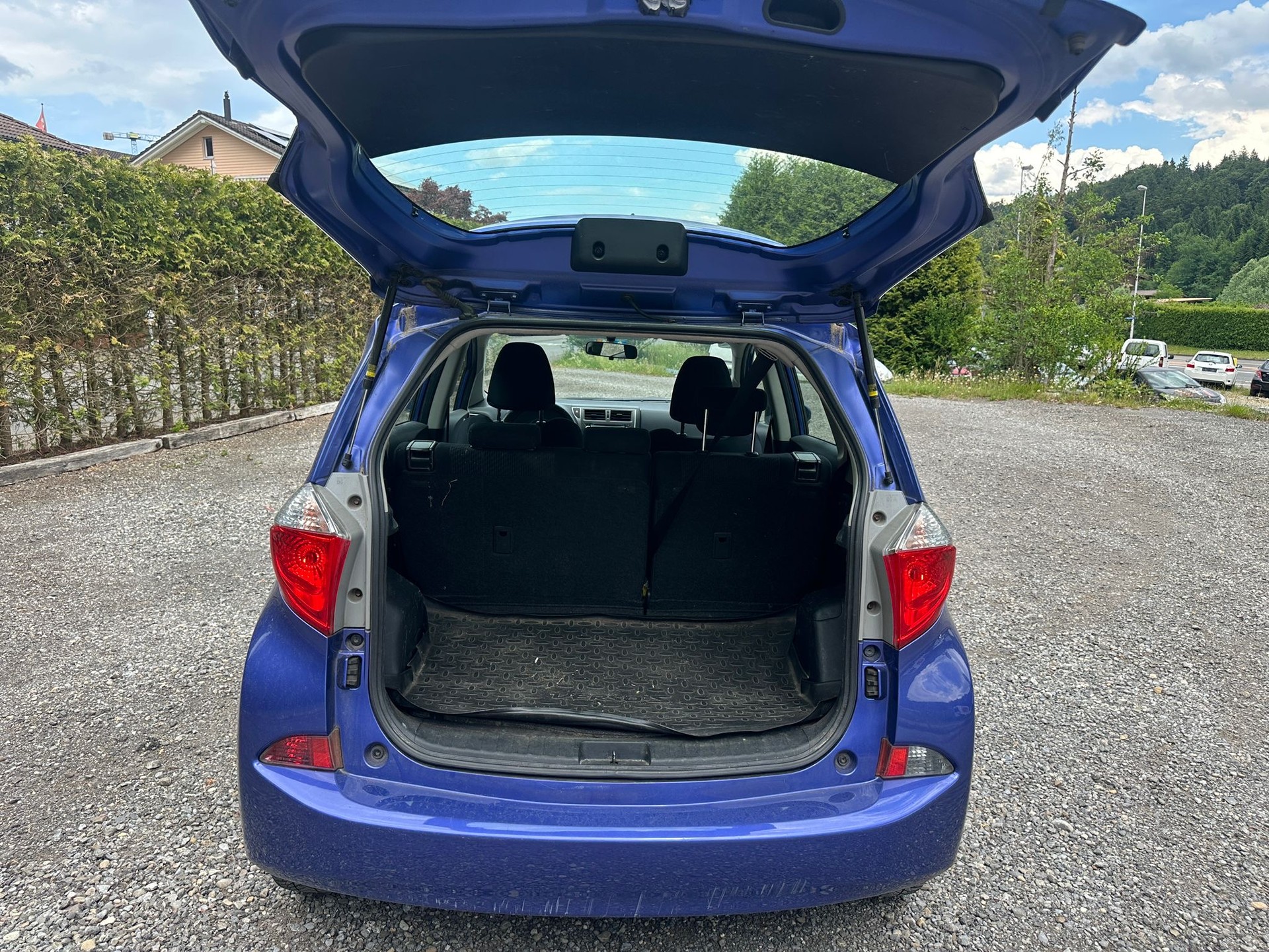 TOYOTA Verso-S 1.4 D-4D Linea Luna-image-10