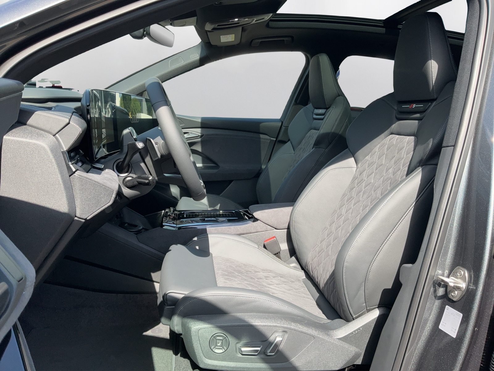 AUDI SQ6 e-tron quattro-image-9