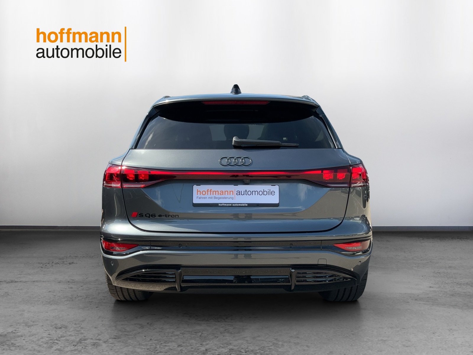AUDI SQ6 e-tron quattro-image-4