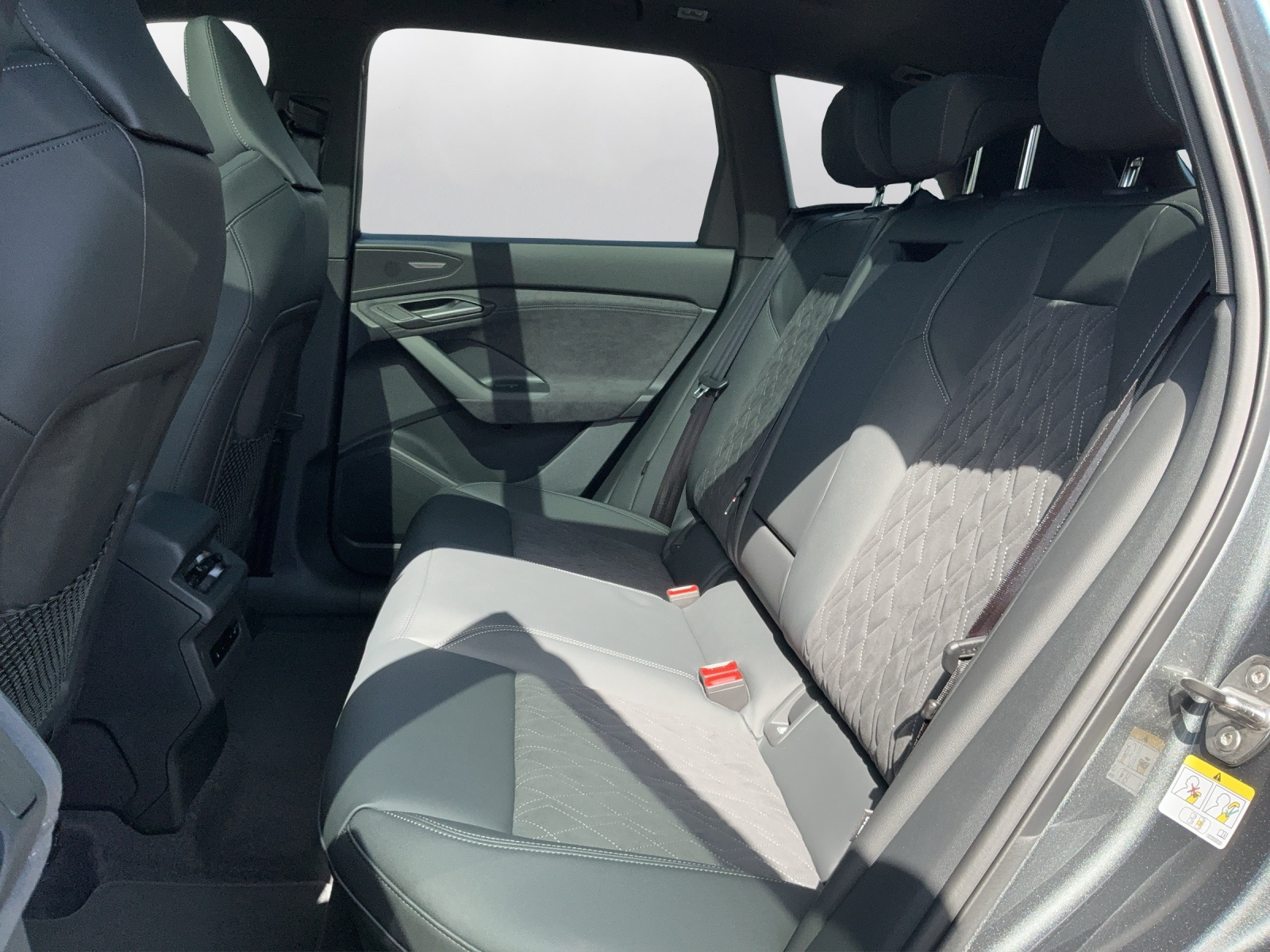 AUDI SQ6 e-tron quattro-image-10