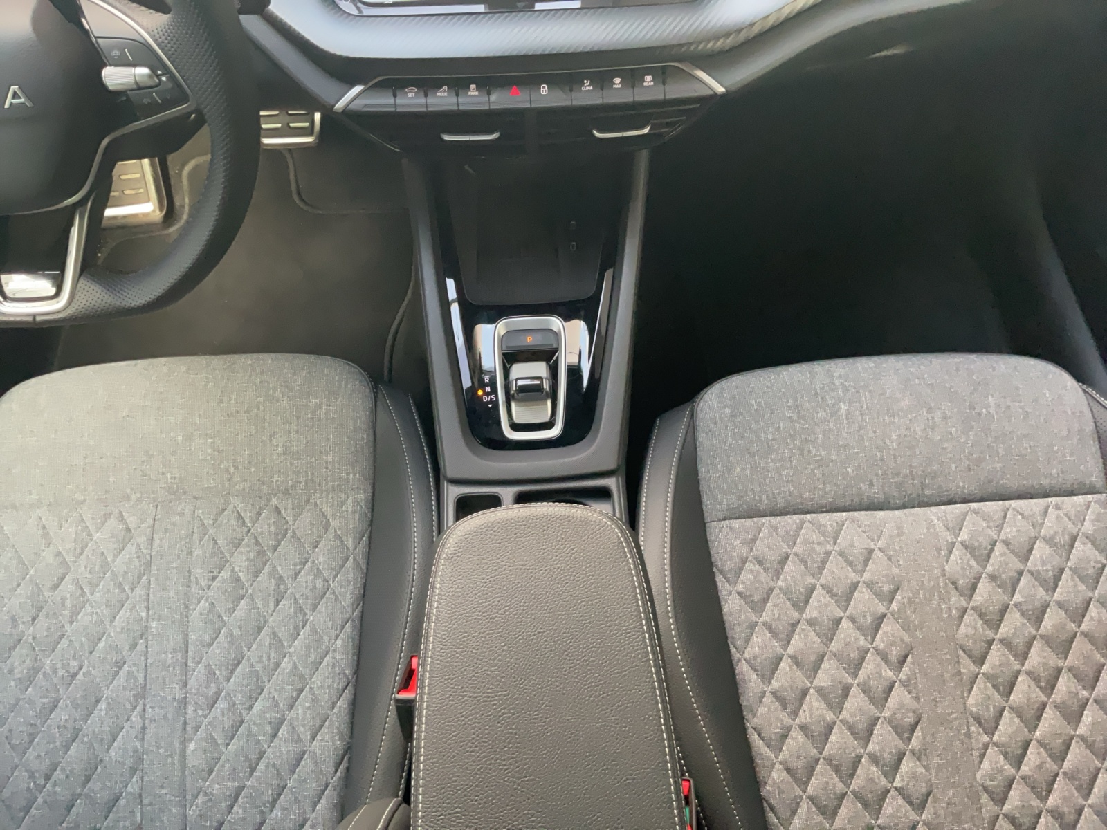 SKODA Octavia Combi 2.0 TSI DSG Dynamic 4x4-image-11