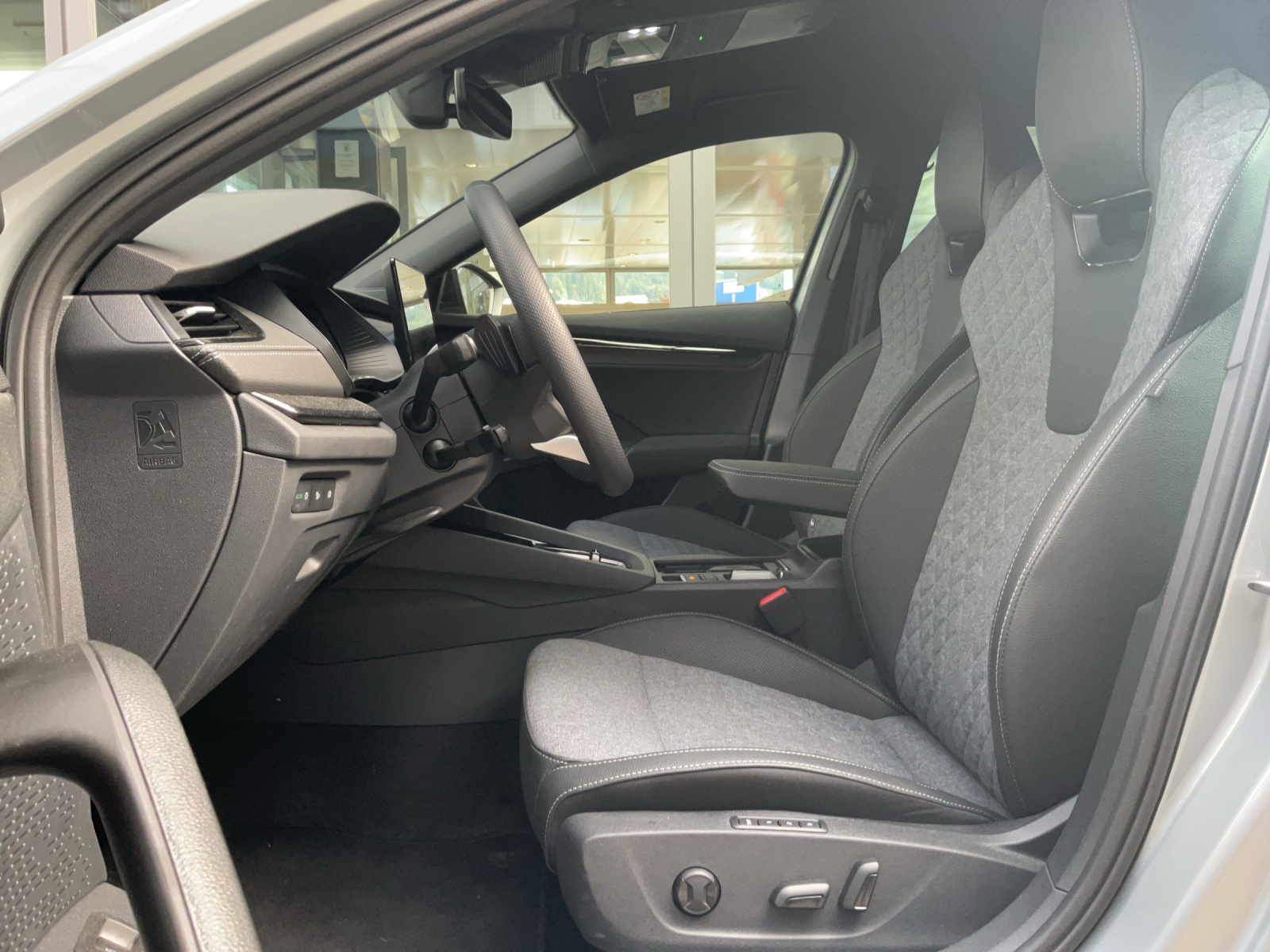 SKODA Octavia Combi 2.0 TSI DSG Dynamic 4x4-image-5