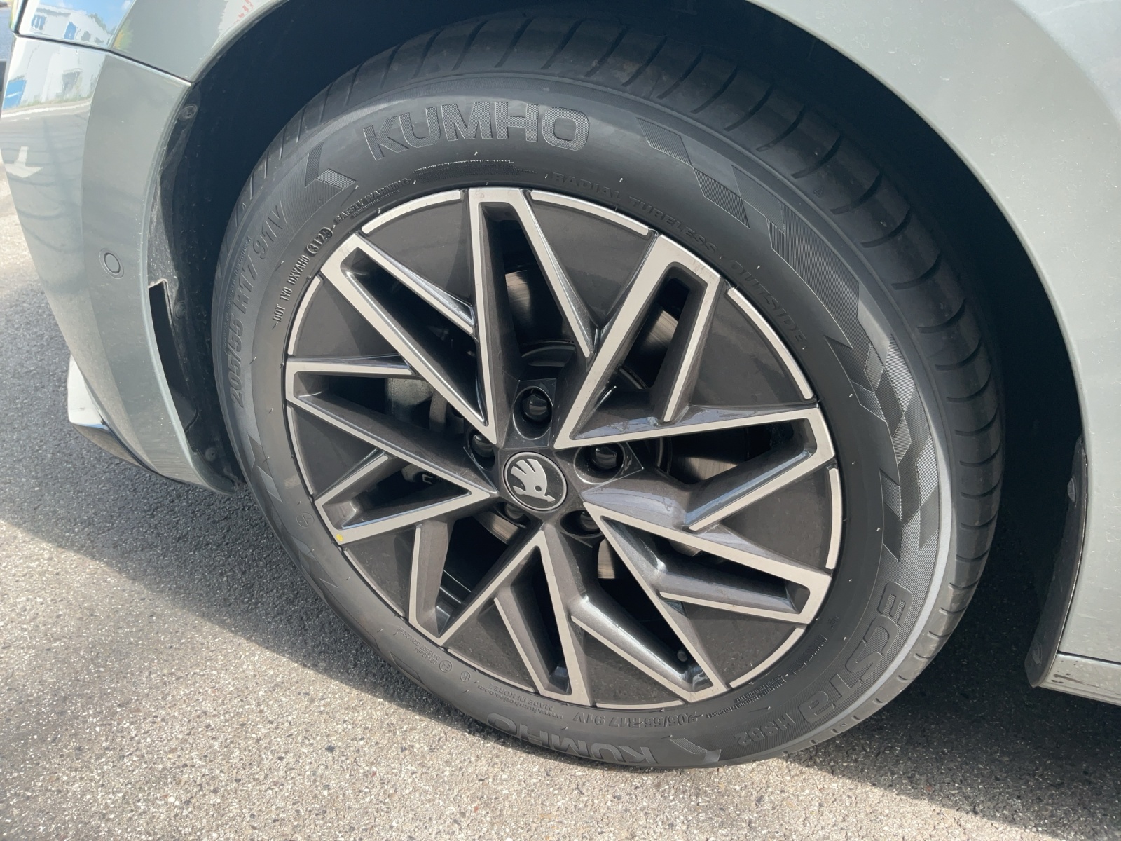 SKODA Octavia Combi 2.0 TSI DSG Dynamic 4x4-image-14