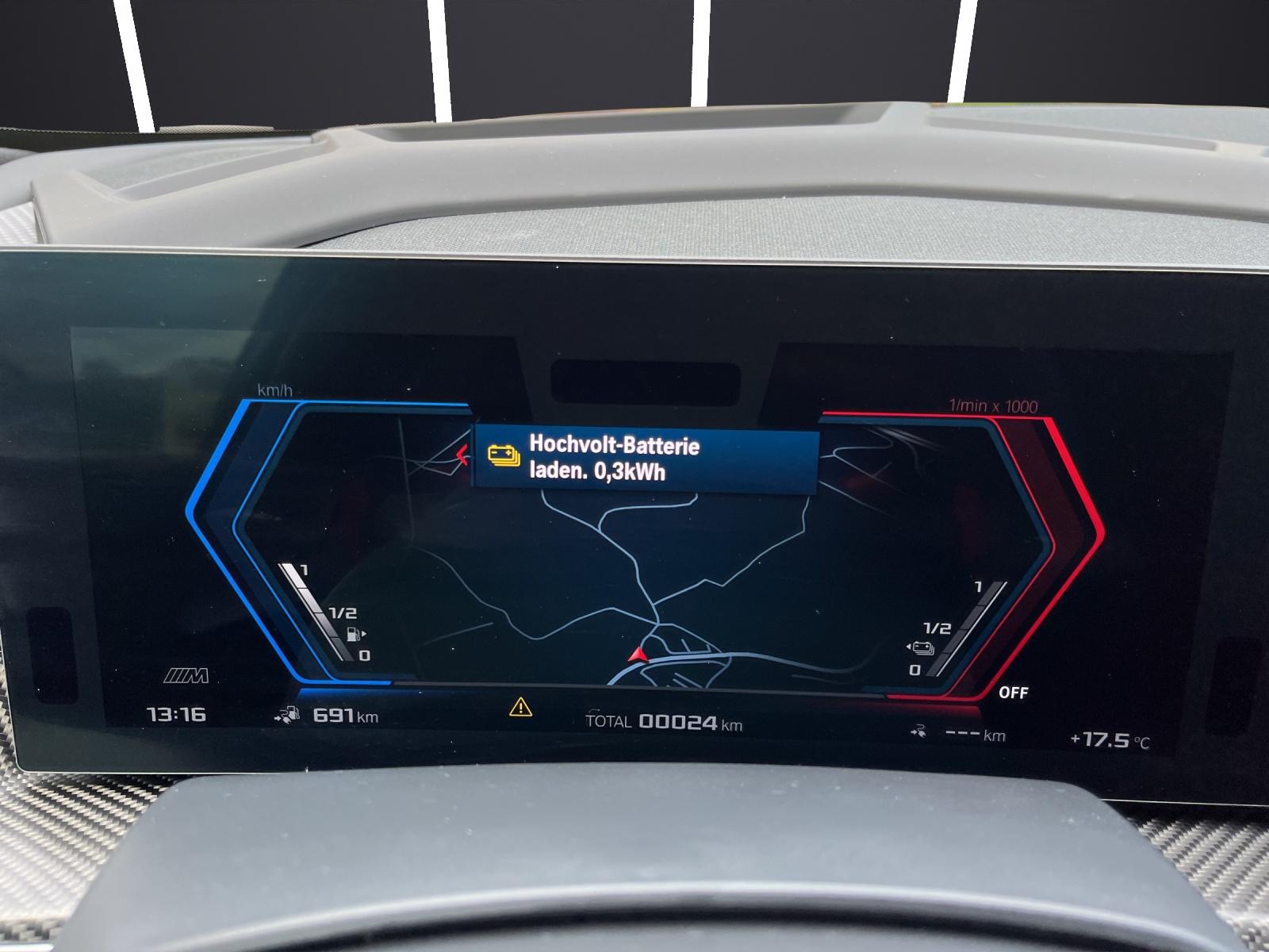 BMW XM 50e Plug-in Hybrid-image-10