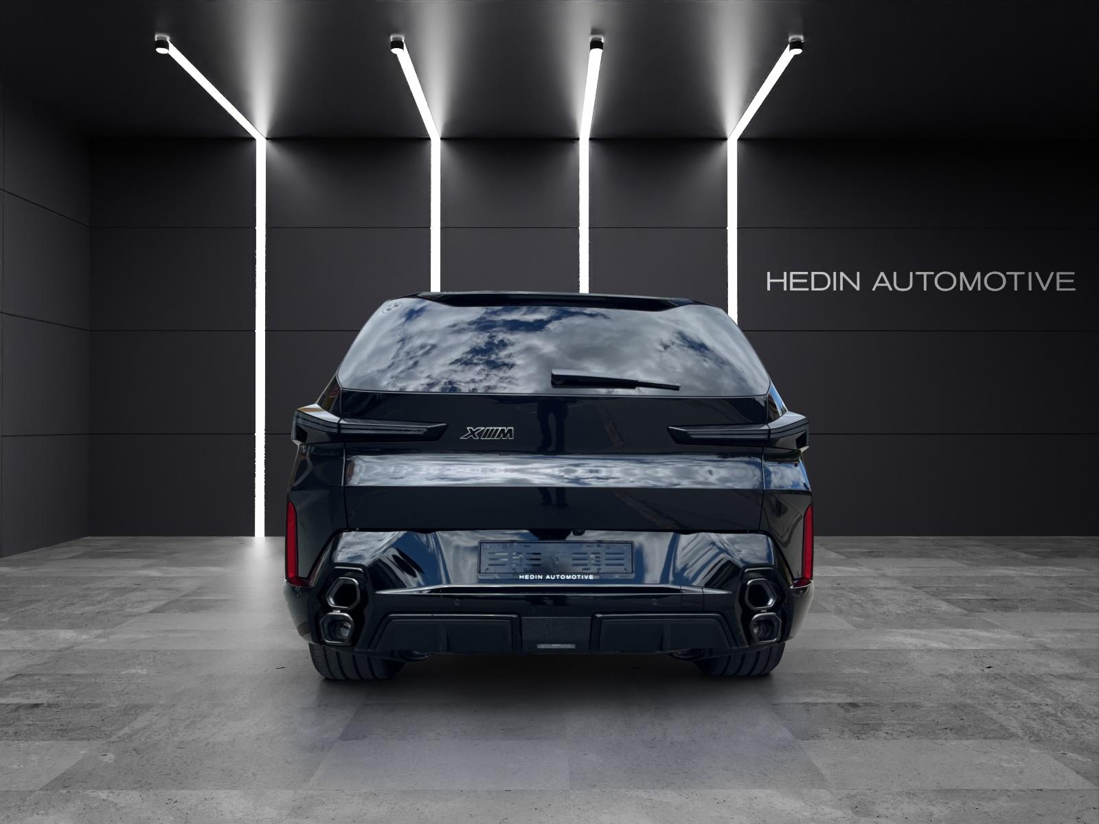 BMW XM 50e Plug-in Hybrid-image-8