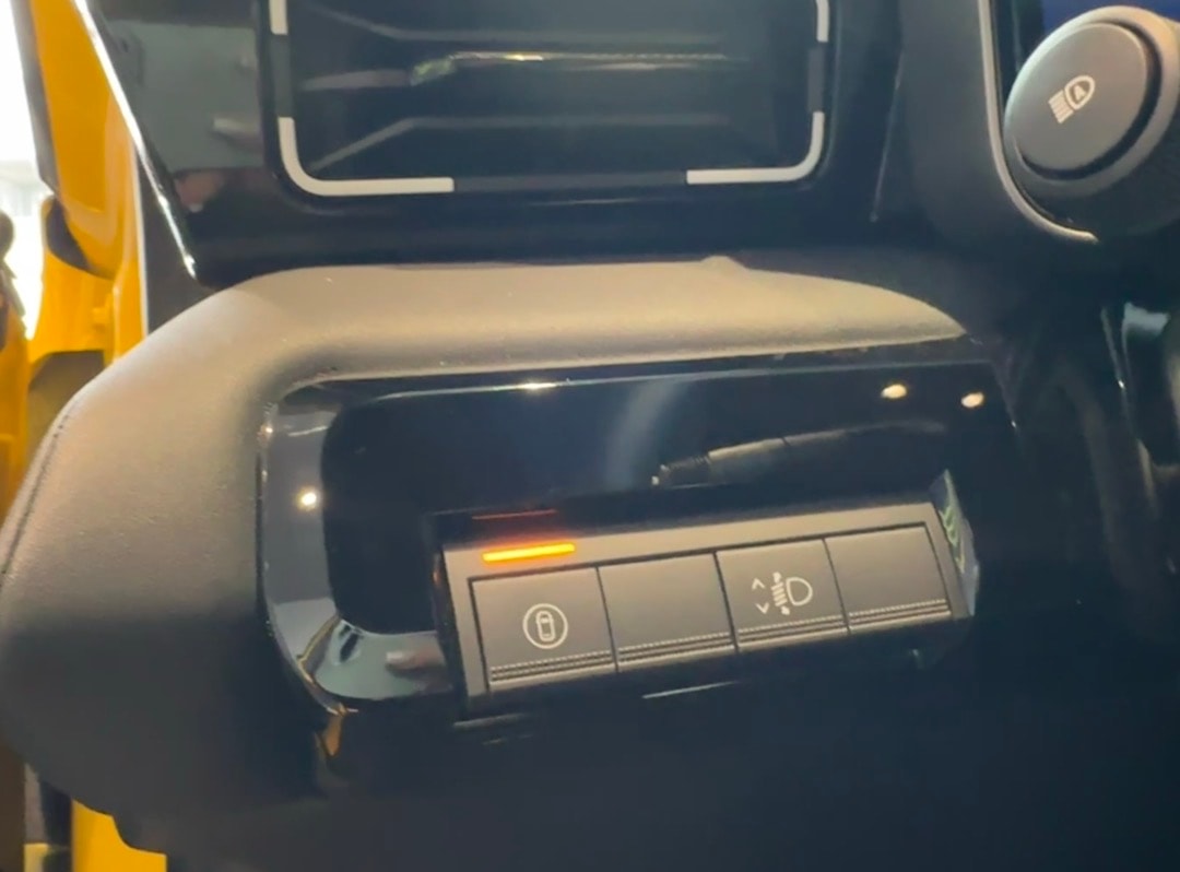 RENAULT R5 E-Tech Comfort Range 52 kWh Iconic Five-image-18