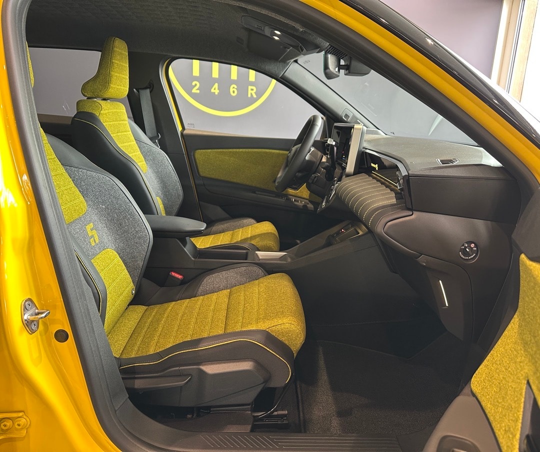 RENAULT R5 E-Tech Comfort Range 52 kWh Iconic Five-image-12