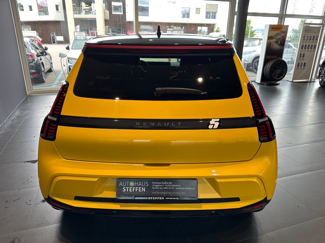 RENAULT R5 E-Tech Comfort Range 52 kWh Iconic Five-image-5