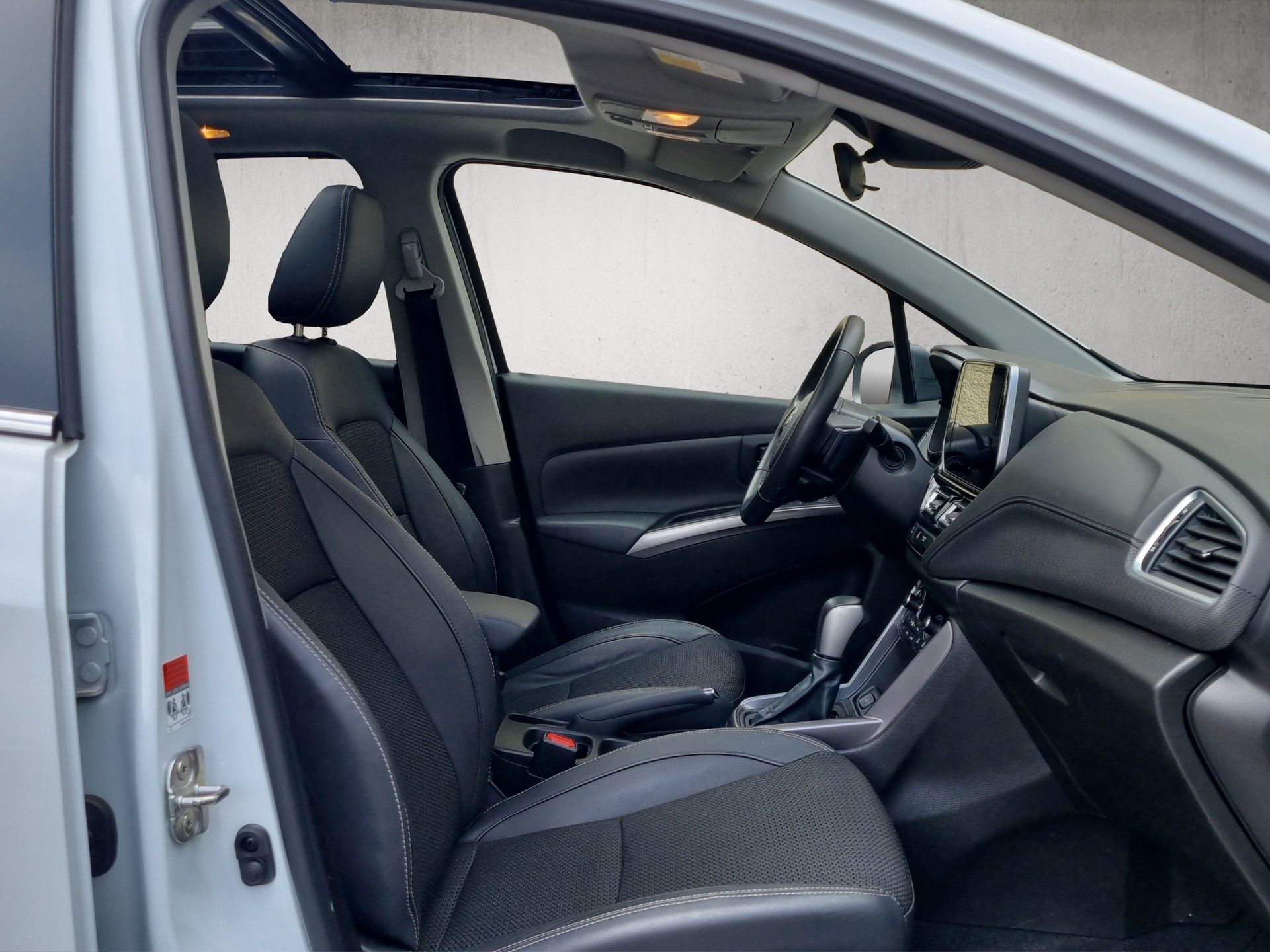 SUZUKI S-Cross 1.4 T Compact Top Hybrid 4x4-image-9