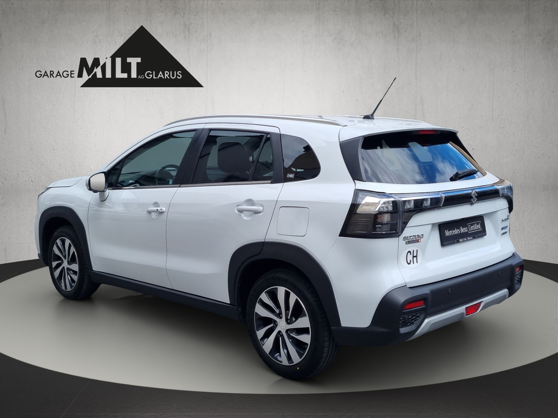 SUZUKI S-Cross 1.4 T Compact Top Hybrid 4x4-image-5