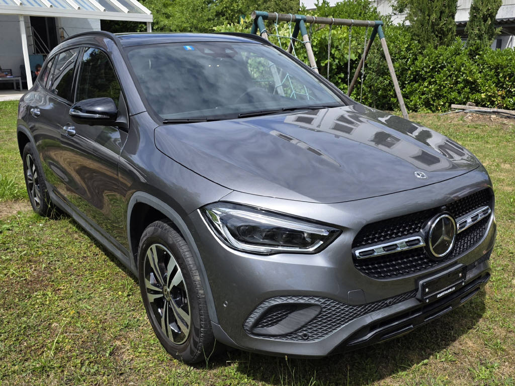 MERCEDES-BENZ GLA 250 Progressive 4matic-image-0
