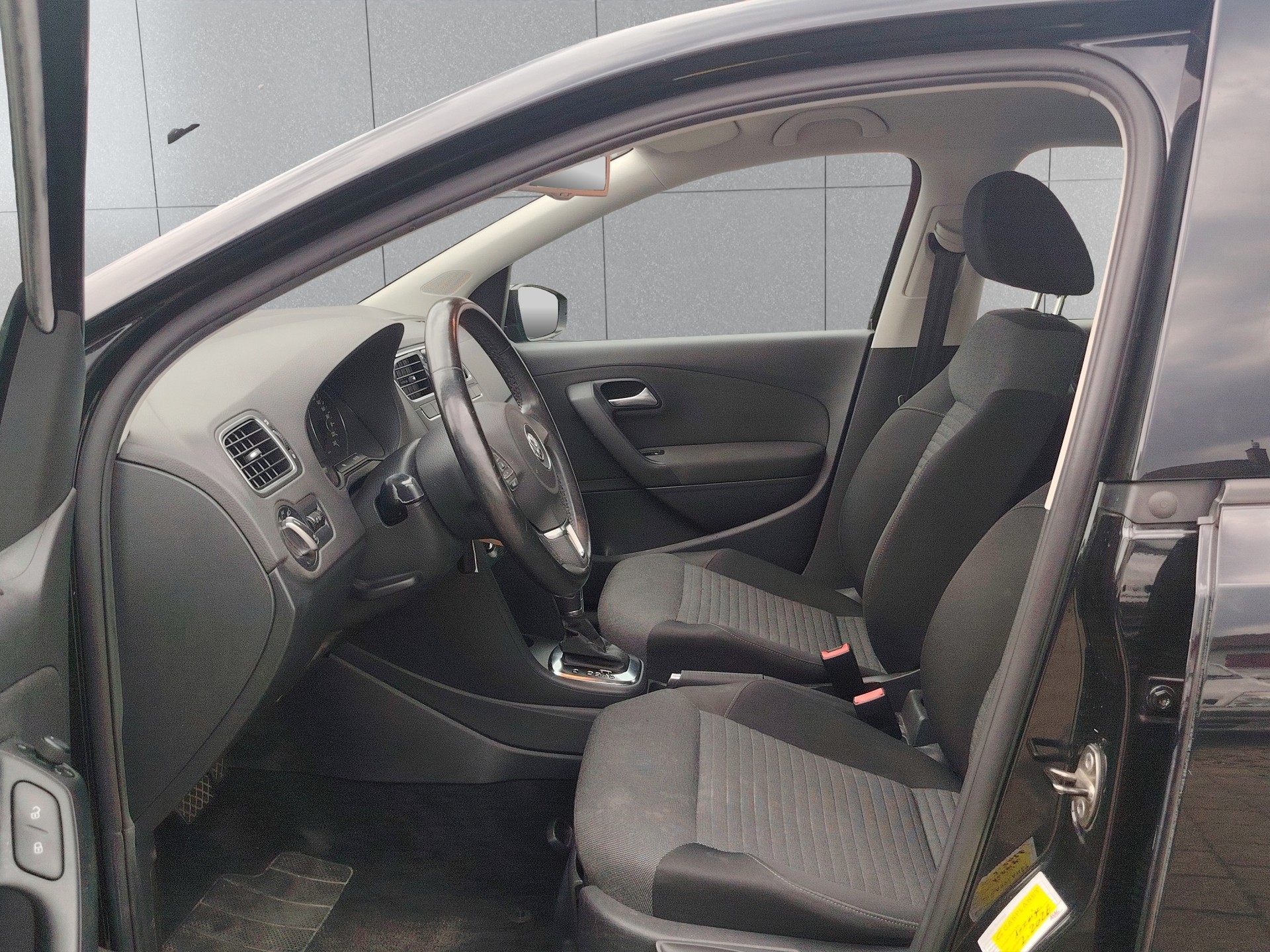 VW Polo 1.2 TSI Trendline DSG-image-8