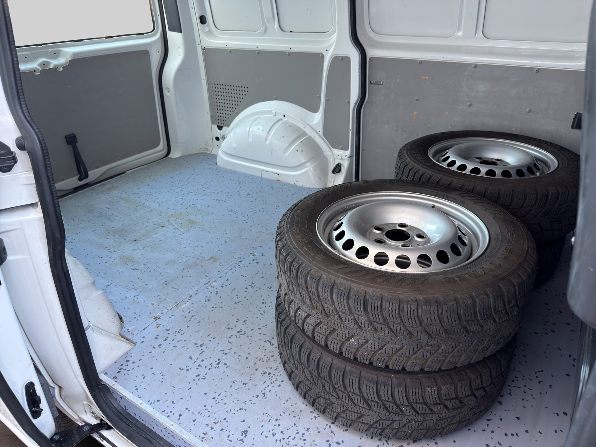 VW T6 2.0 TDI 4Motion-image-12