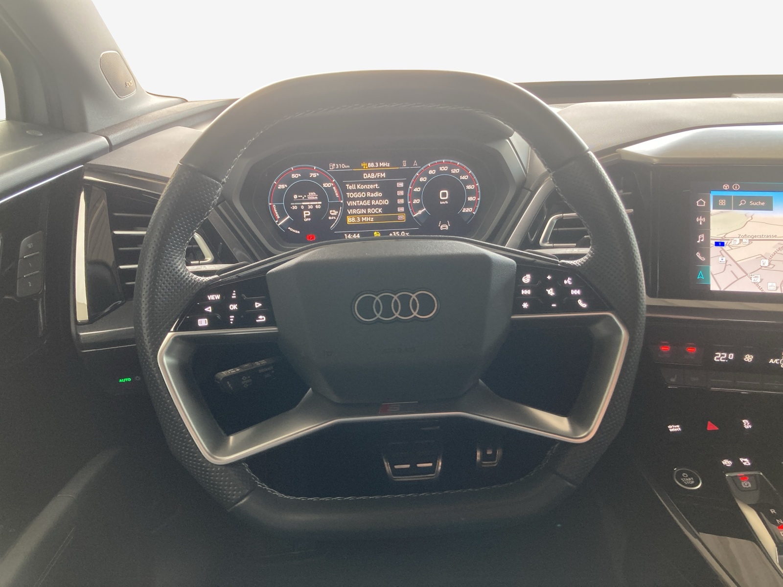 AUDI Q4 e-tron 50 quattro-image-10