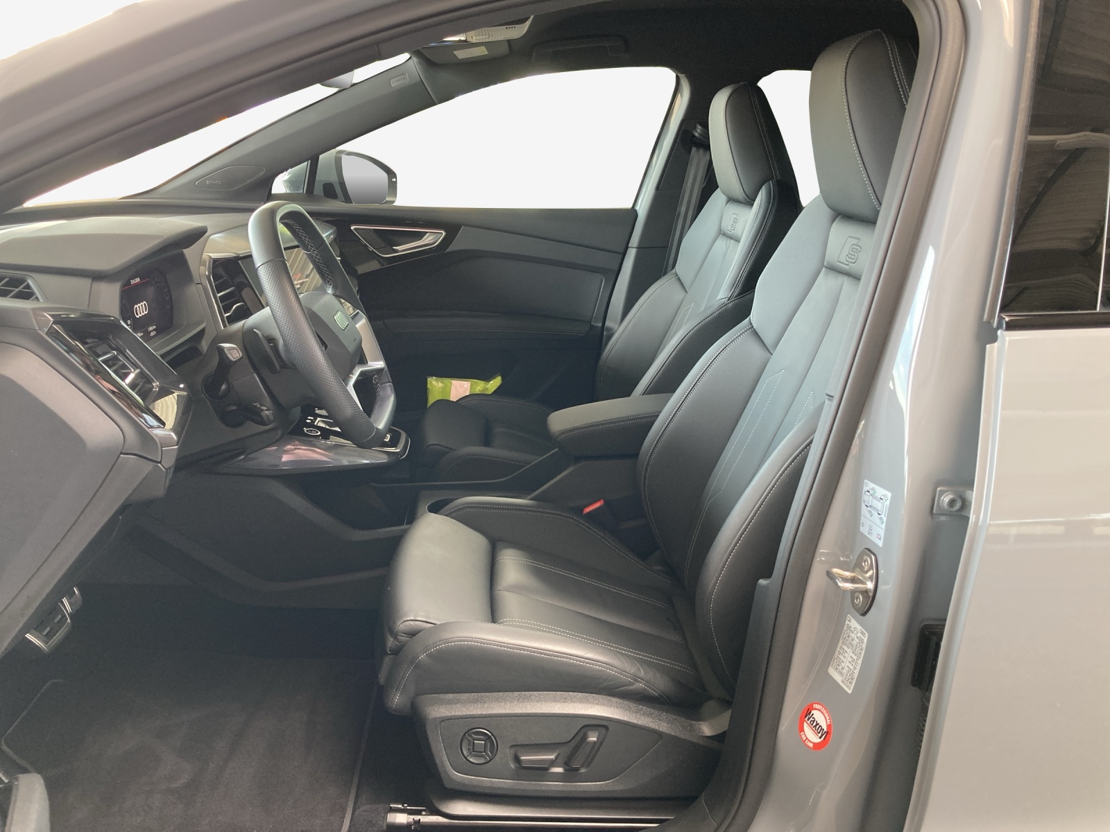 AUDI Q4 e-tron 50 quattro-image-8