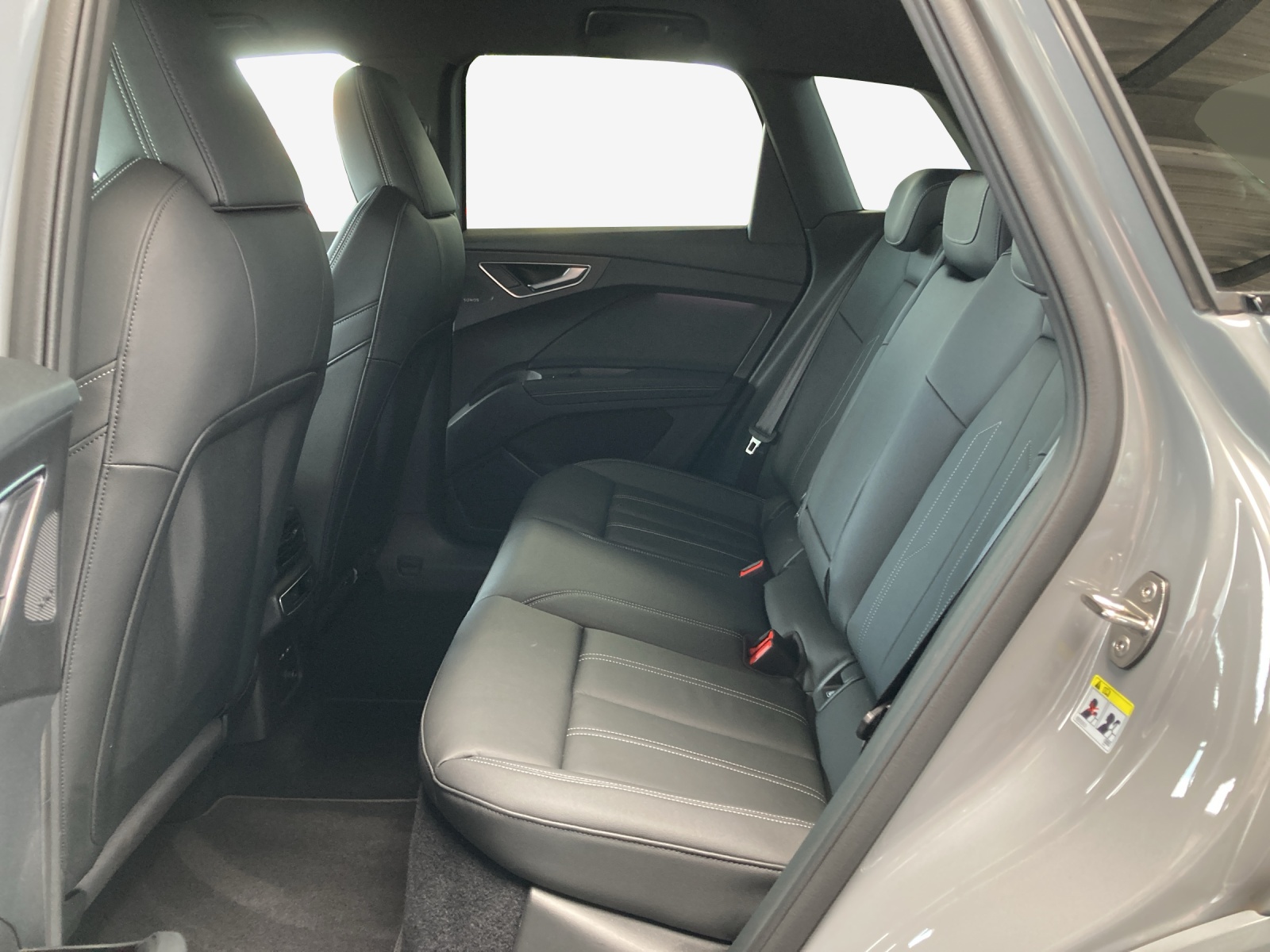 AUDI Q4 e-tron 50 quattro-image-12