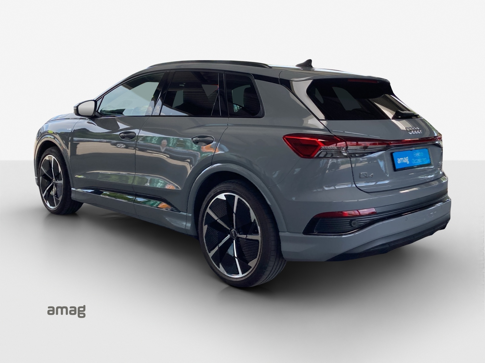 AUDI Q4 e-tron 50 quattro-image-2
