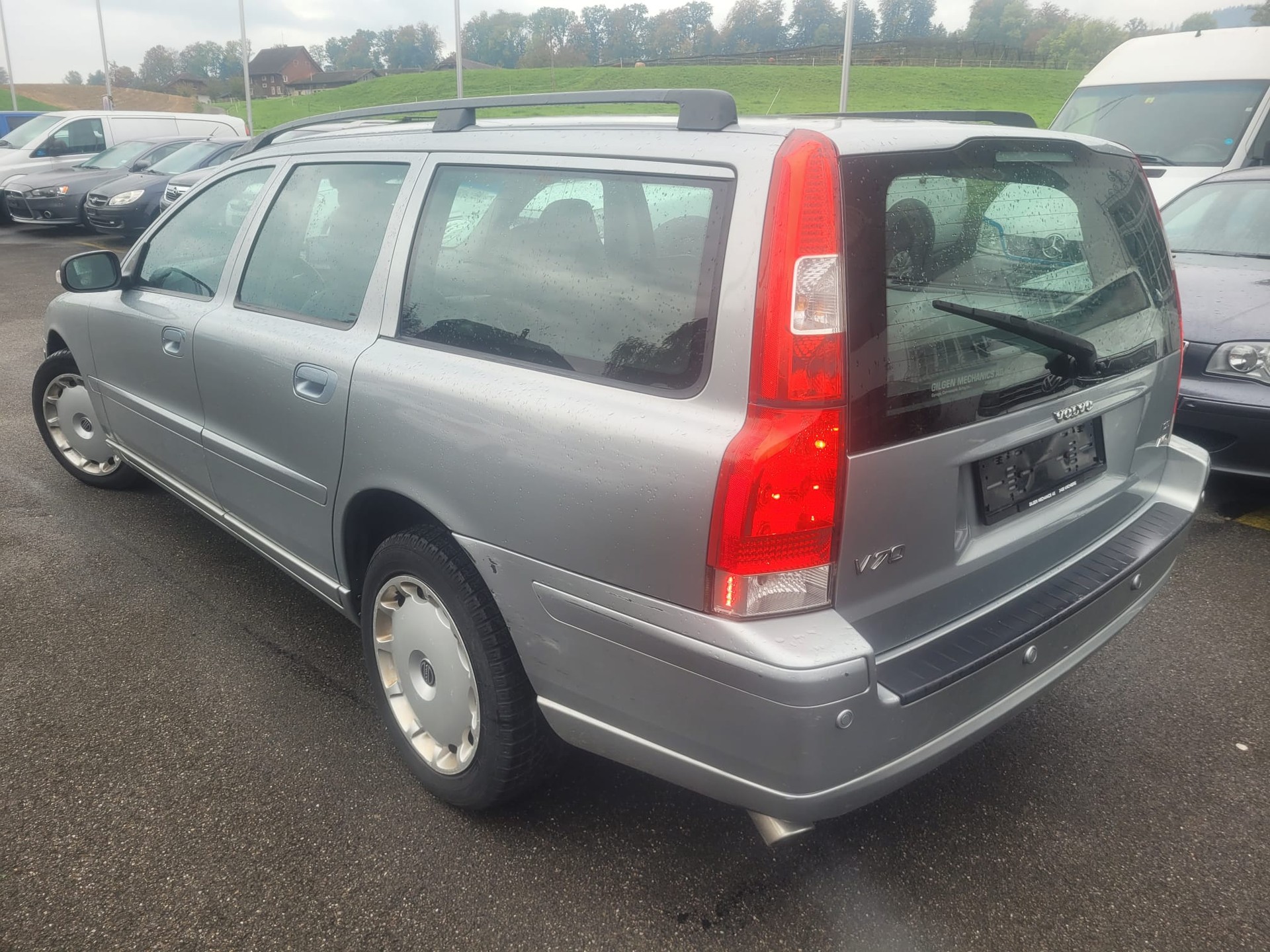 VOLVO V70 D5 AWD Momentum-image-5