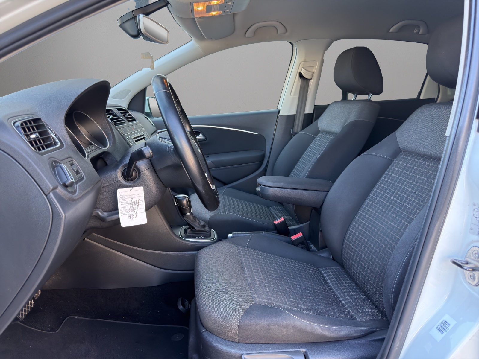 VW Polo 1.2 TSI BMT Comfortline DSG-image-8