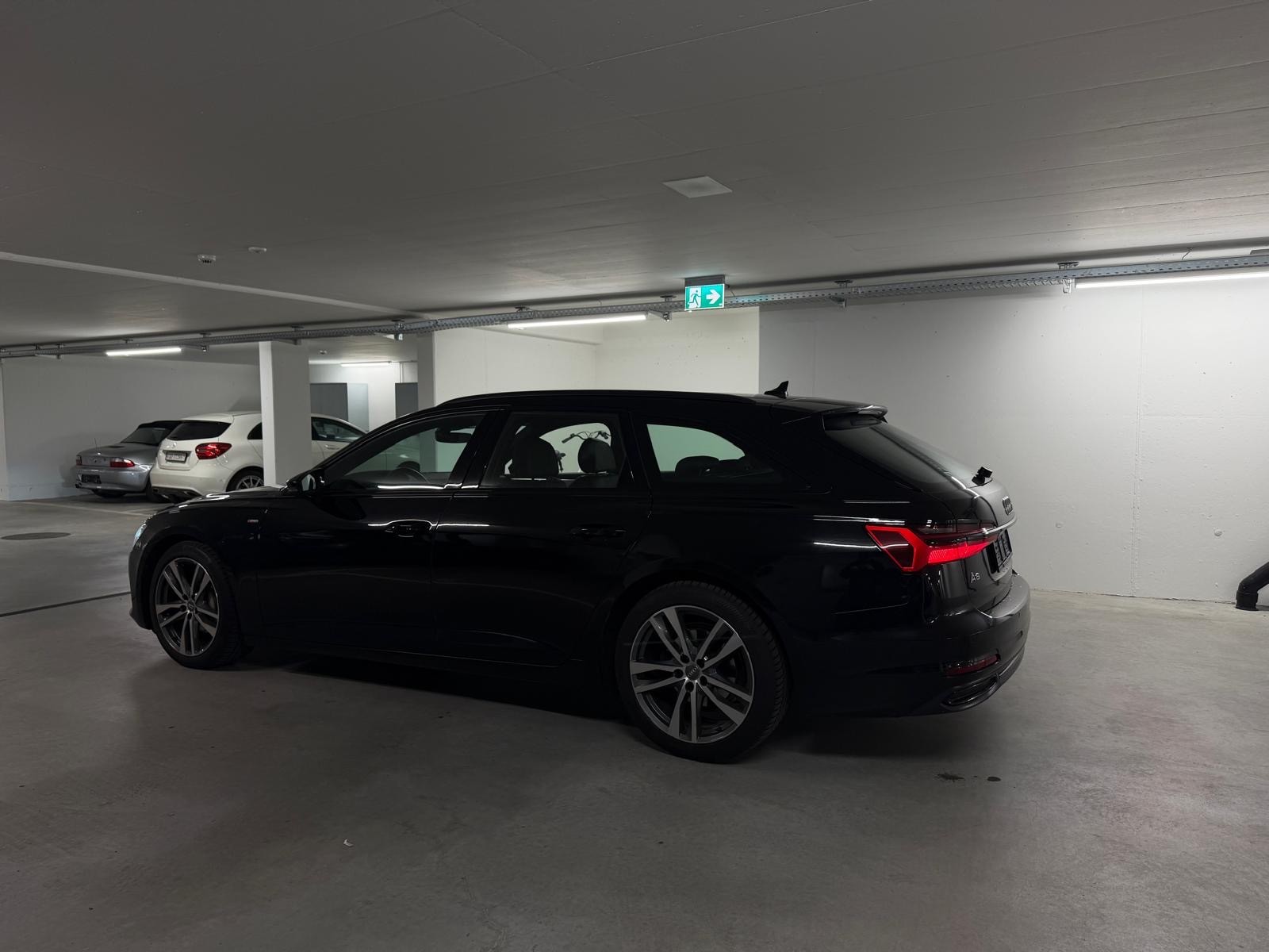 AUDI A6 Avant 40 TDI Design quattro S-tronic-image-4