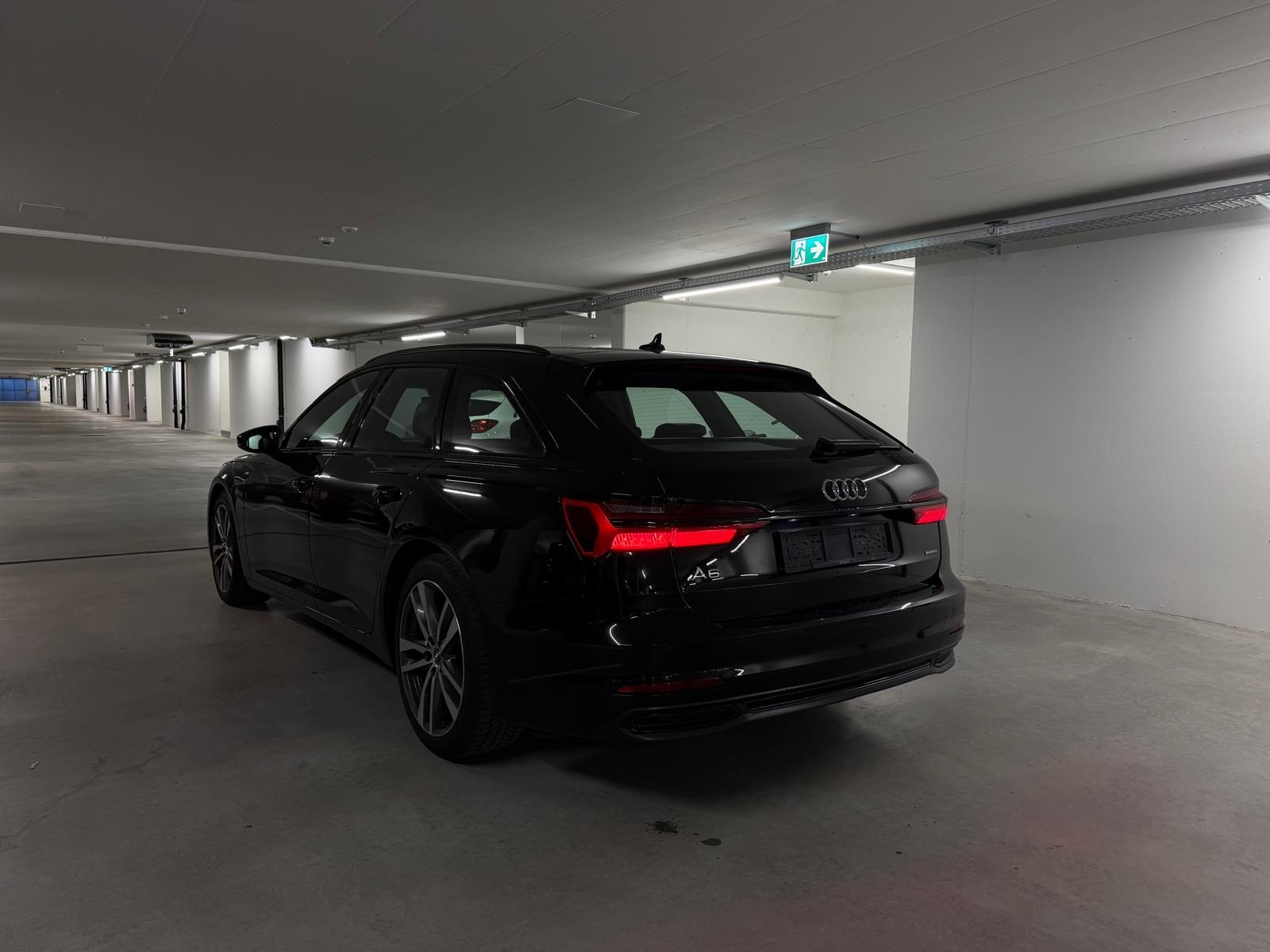 AUDI A6 Avant 40 TDI Design quattro S-tronic-image-5