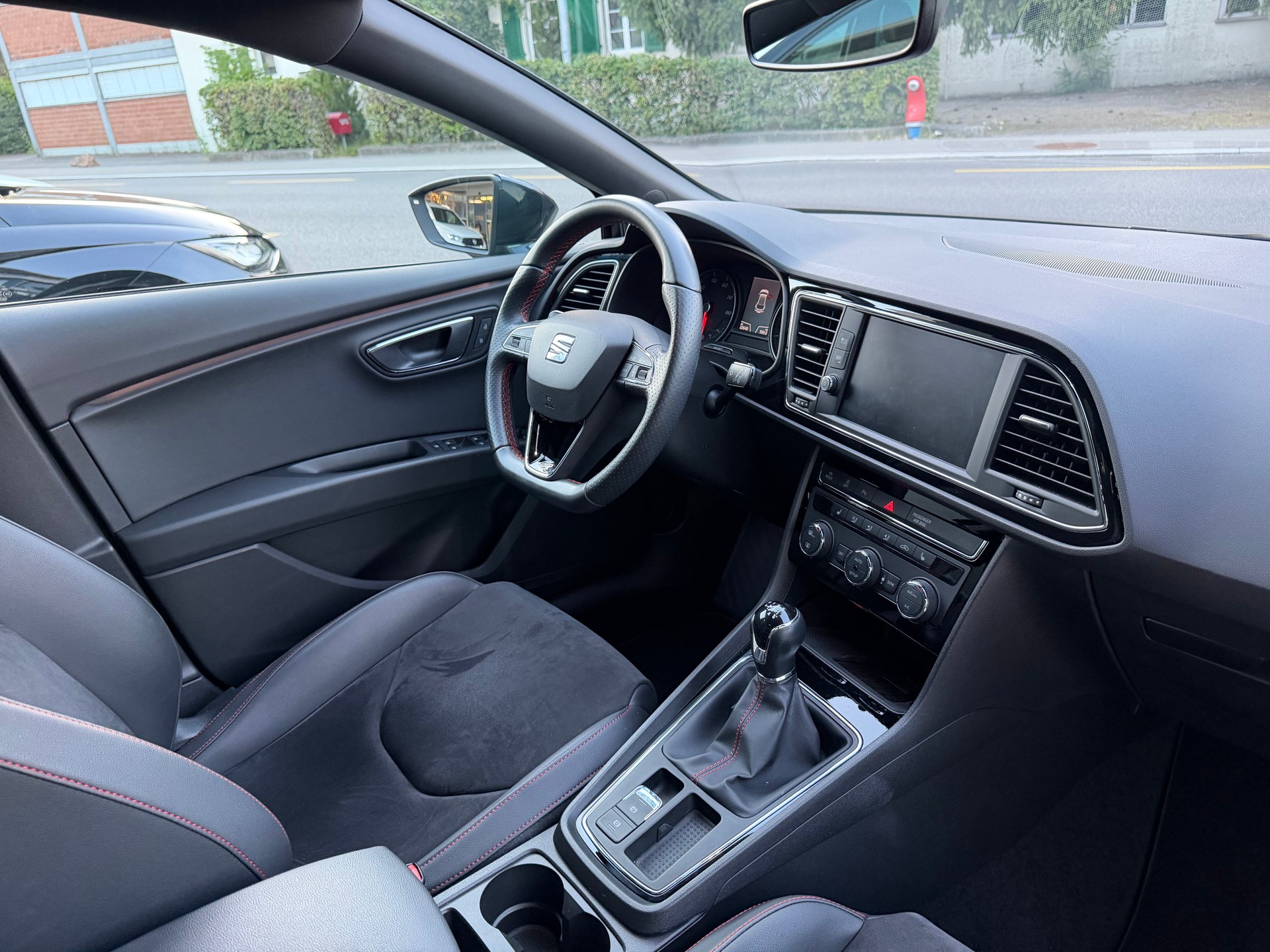 SEAT Leon 1.5 TSI EVO FR ACT FR-image-11