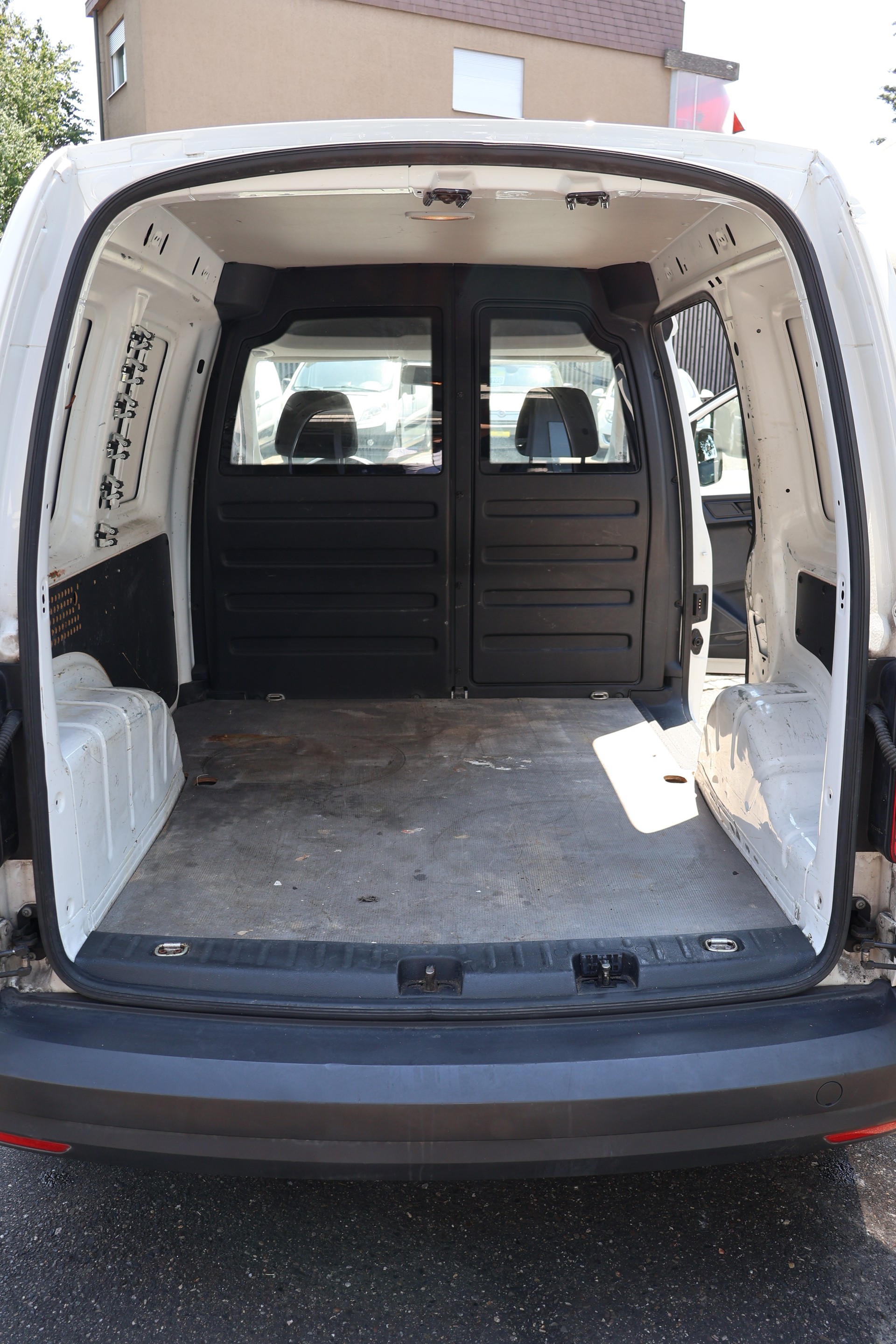VW Caddy 1.4TGI BlueMotion Technology DSG-image-9
