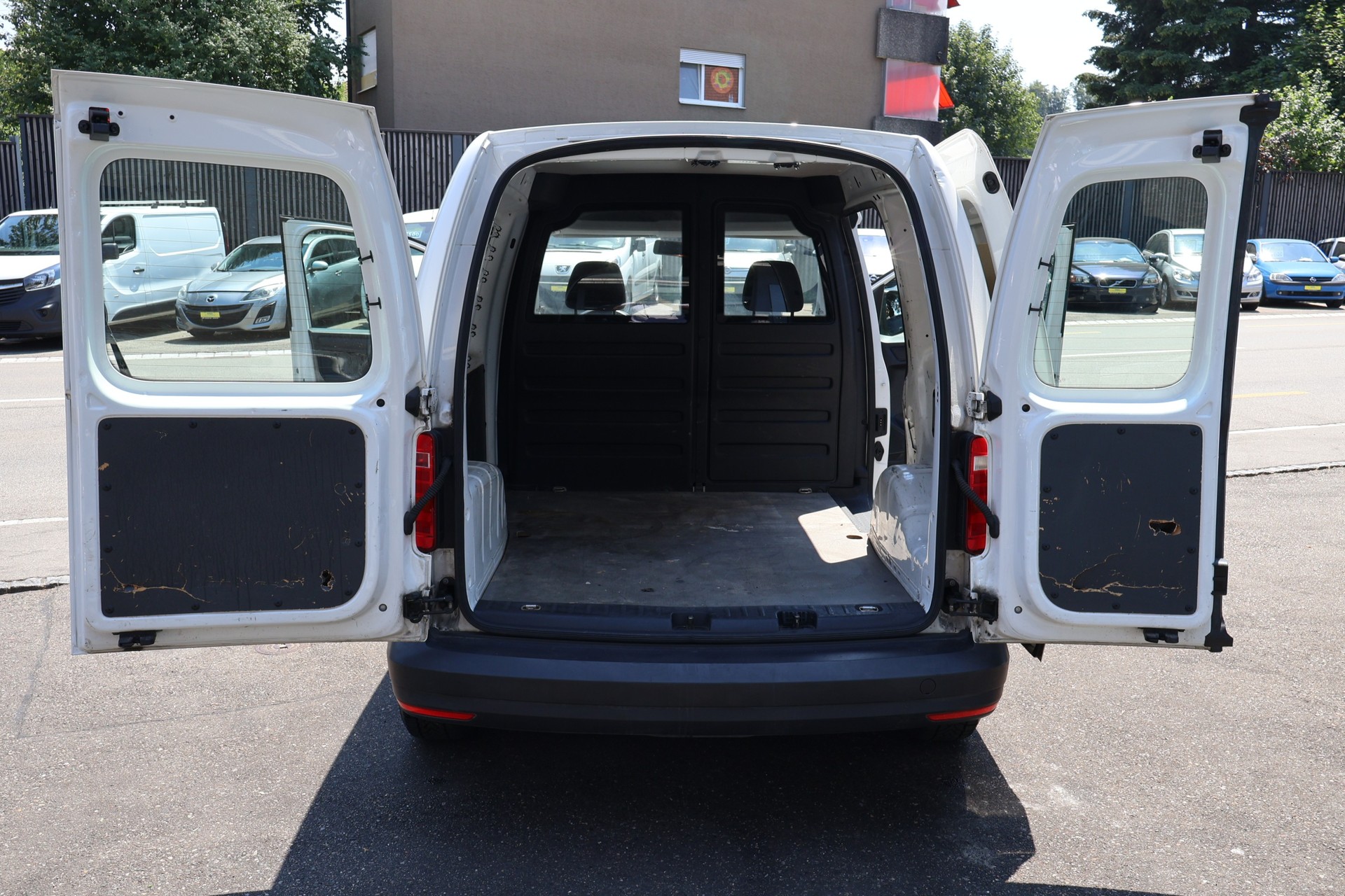 VW Caddy 1.4TGI BlueMotion Technology DSG-image-8