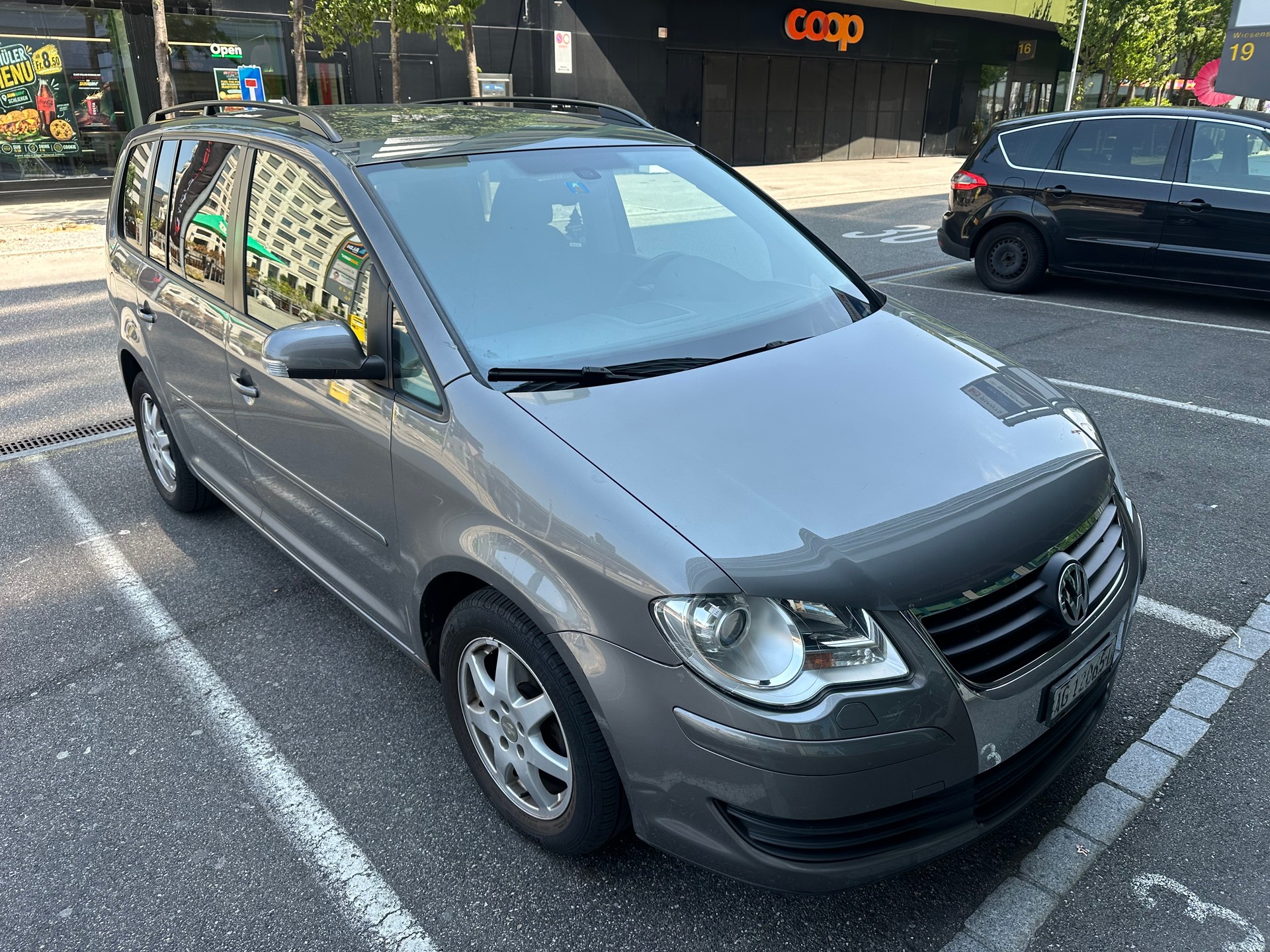 VW Touran 1.4 TSI Conceptline-image-1
