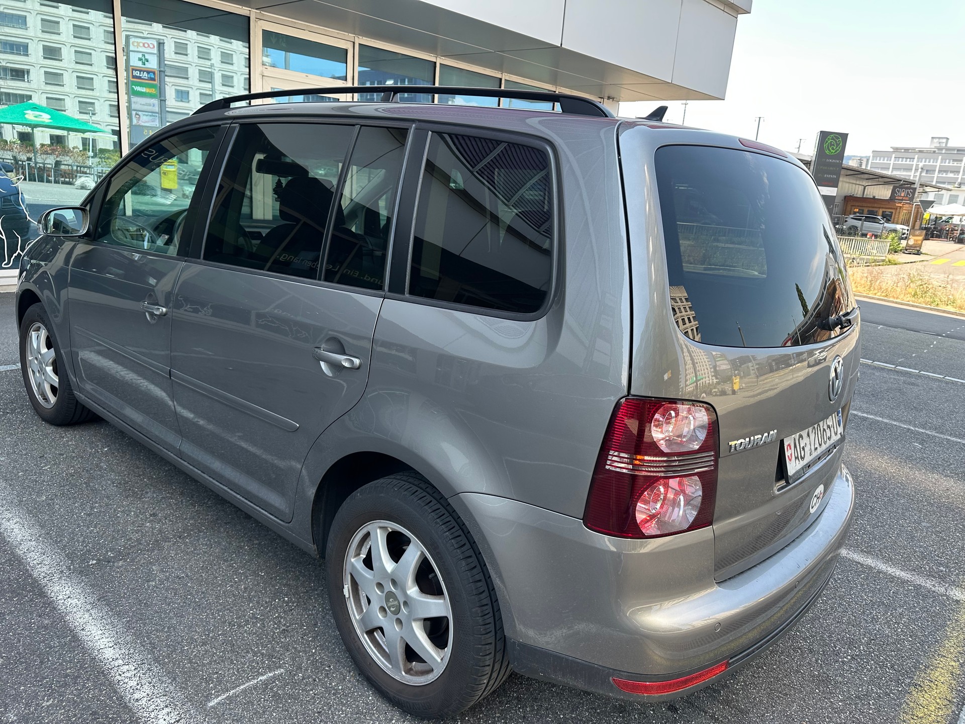 VW Touran 1.4 TSI Conceptline-image-4