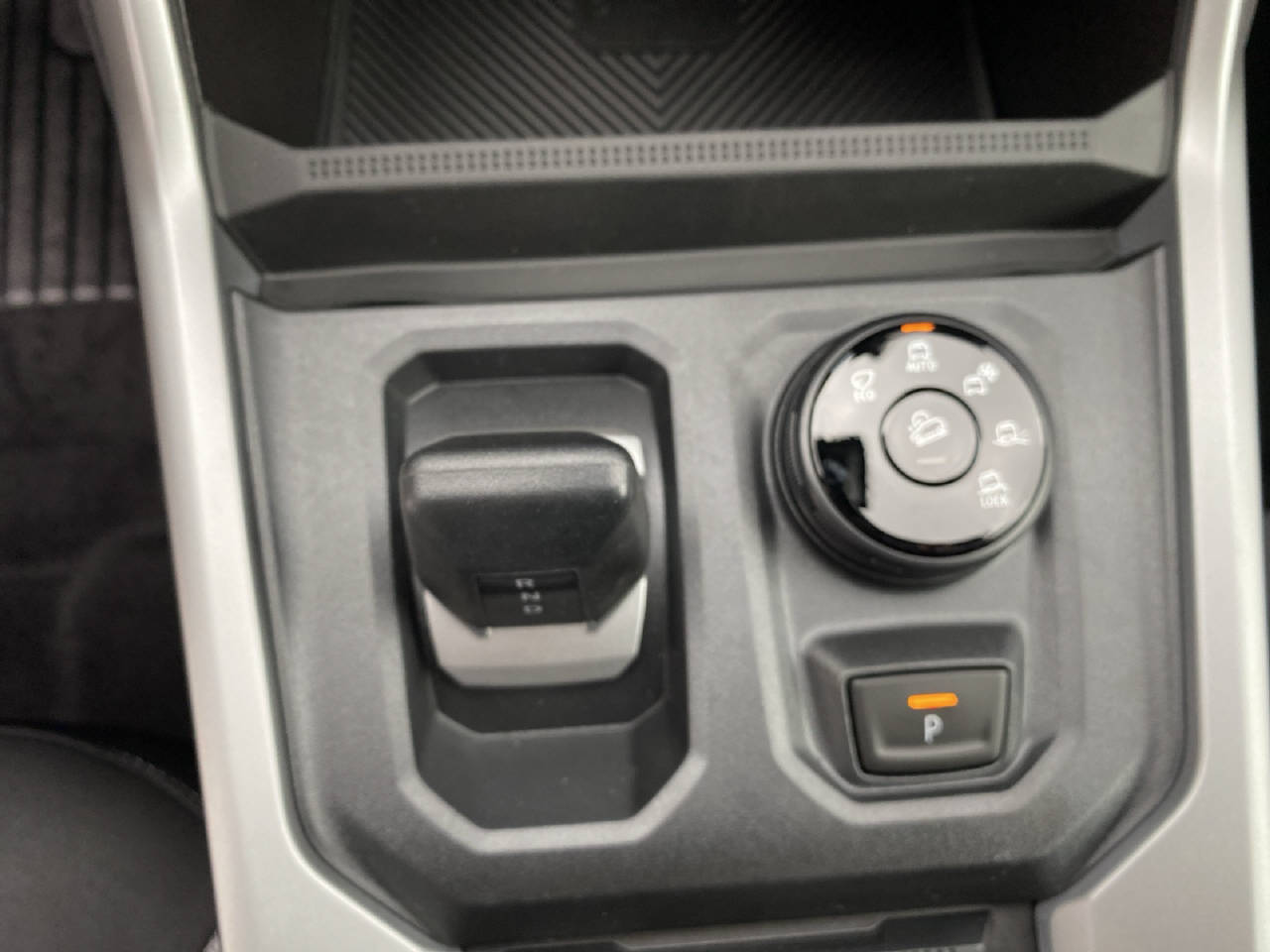 DACIA Bigster 1.2 Hybrid Journey 4WD Automat-image-14