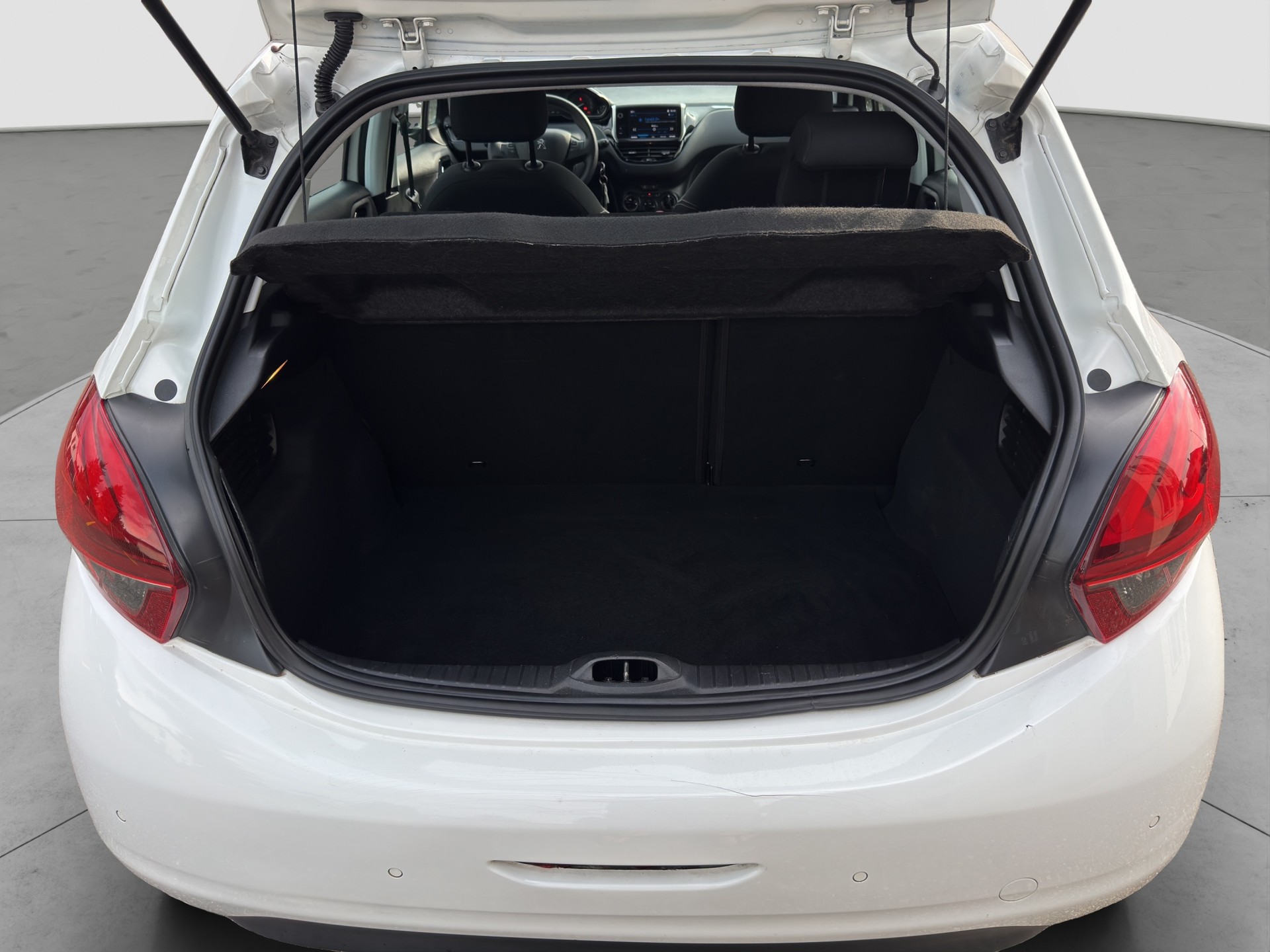 PEUGEOT 208 1.2 PureTech Style-image-8