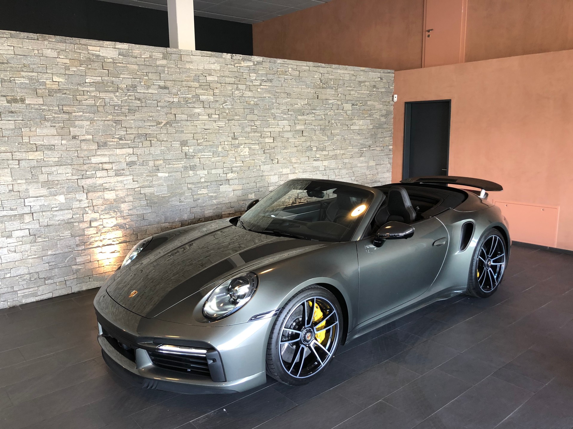 PORSCHE 911 Turbo S Cabriolet PDK Modelljahr 2022