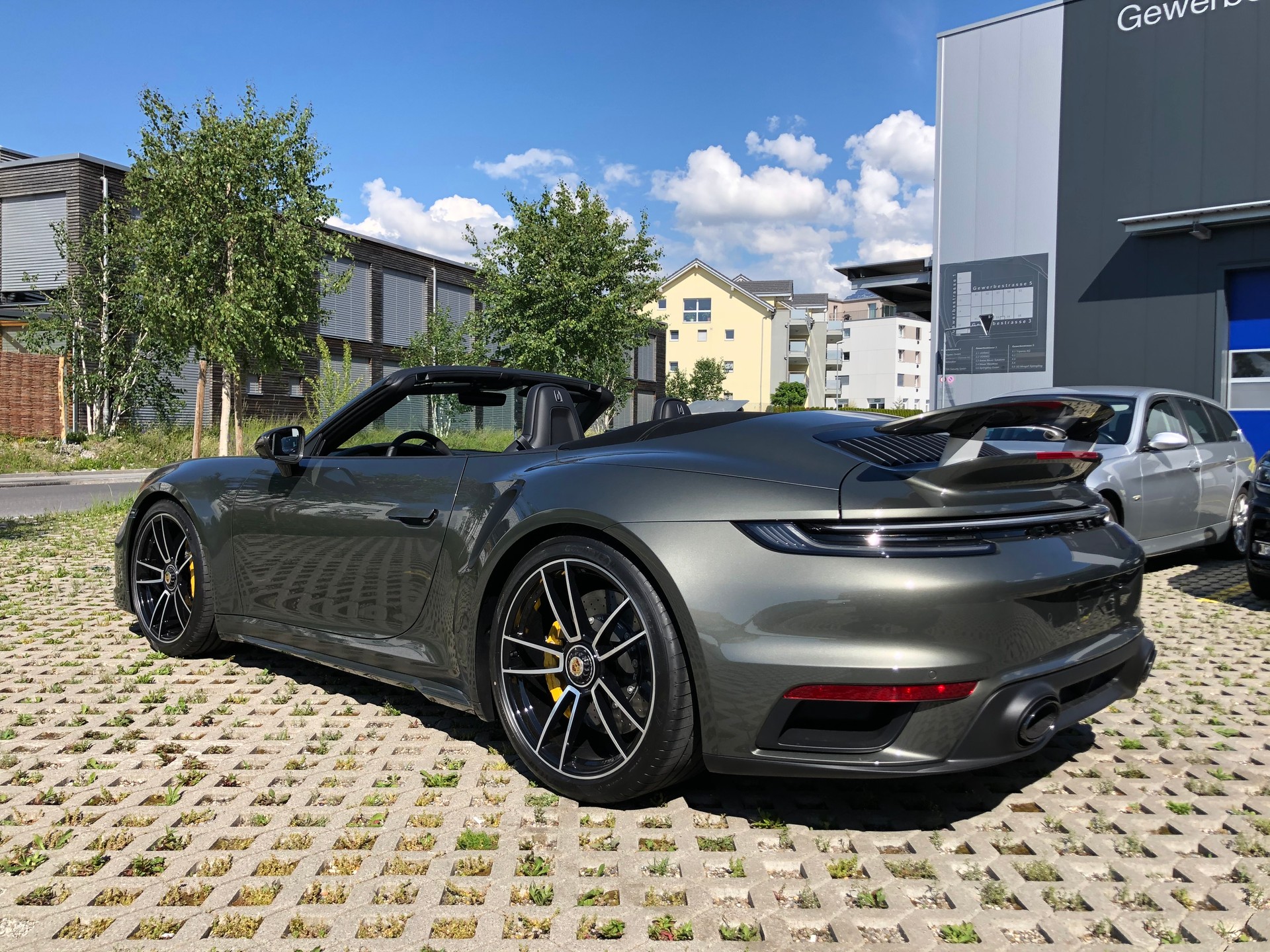 PORSCHE 911 Turbo S Cabriolet PDK Modelljahr 2022-showroom-element-1