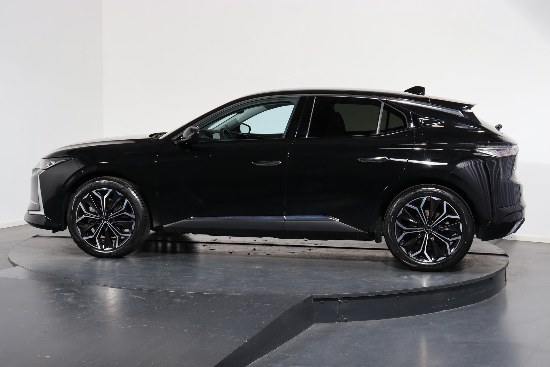 DS AUTOMOBILES 4 1.6 E-Tense Rivoli-image-0