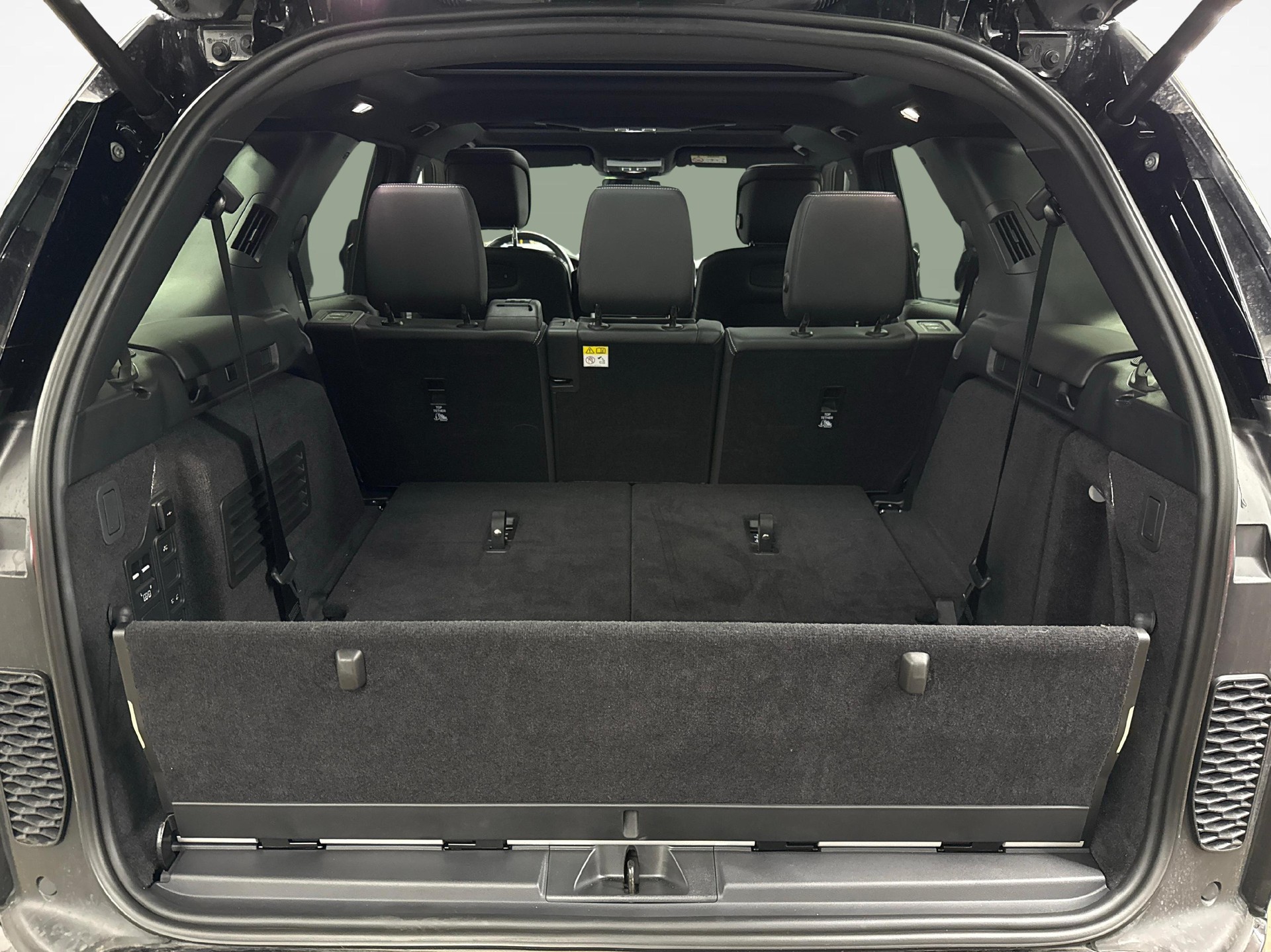 LAND ROVER Discovery 3.0 D I6 250 Dynamic SE-image-11