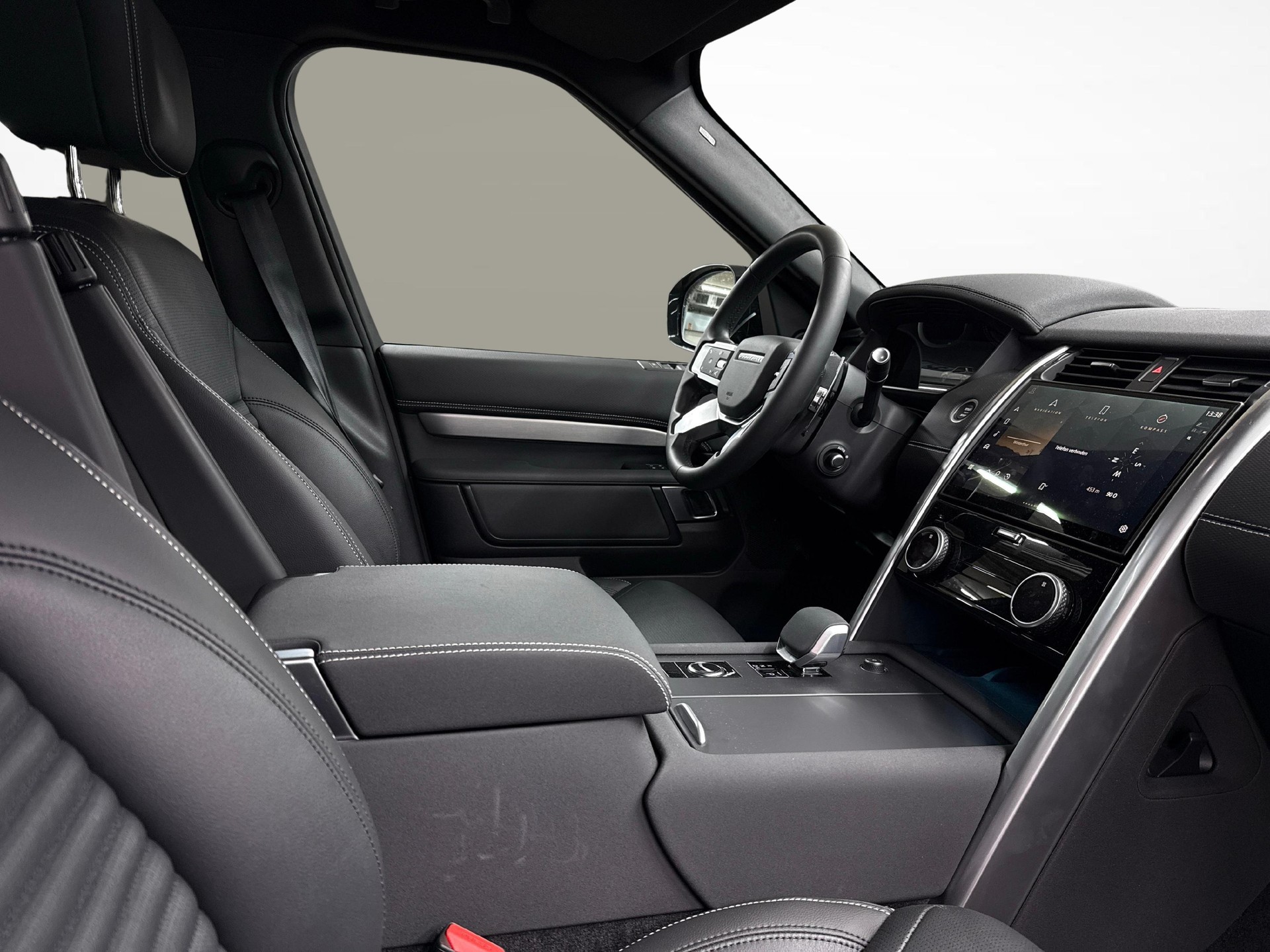 LAND ROVER Discovery 3.0 D I6 250 Dynamic SE-image-9