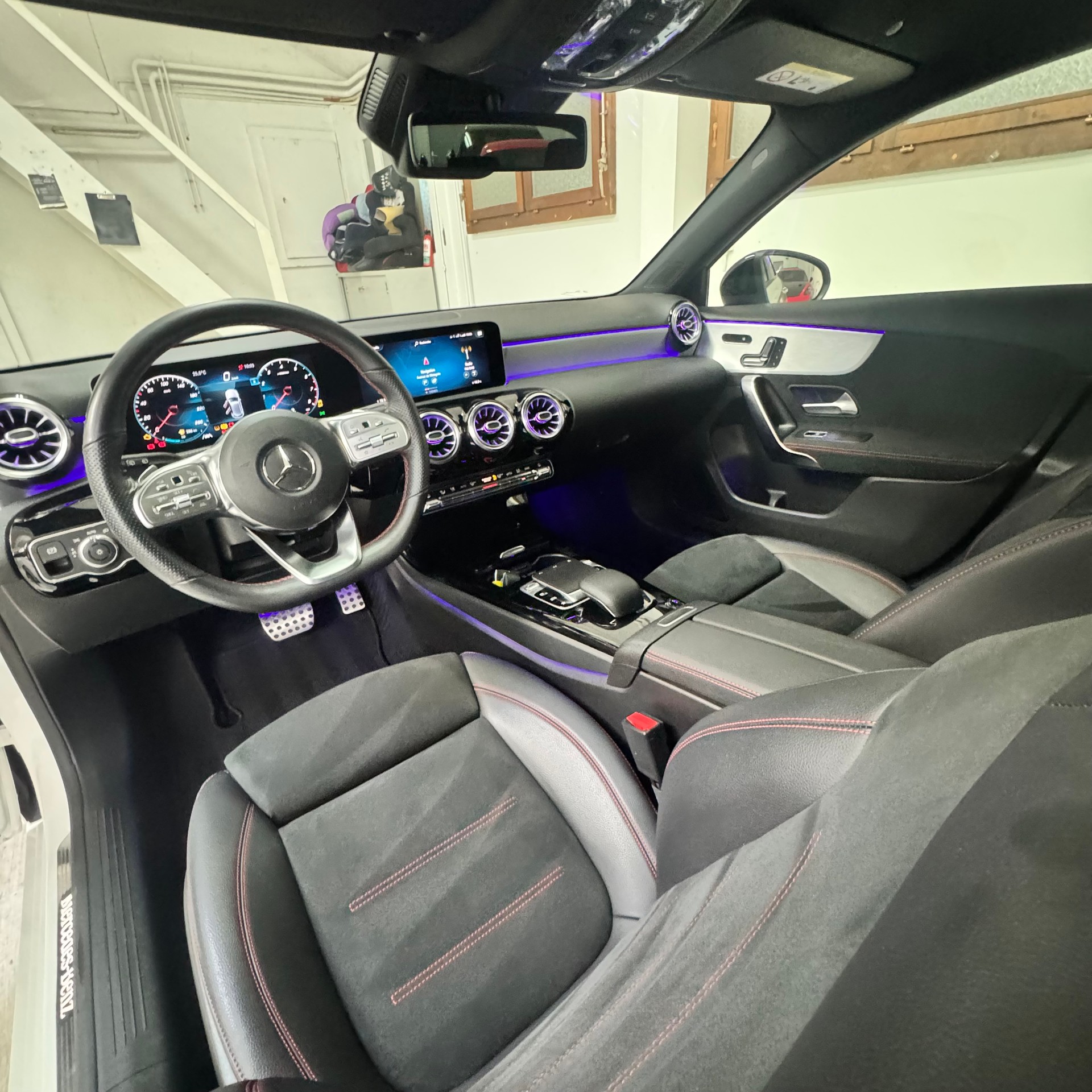 MERCEDES-BENZ A 250 4Matic AMG Line 4Matic 7G-DCT-image-12