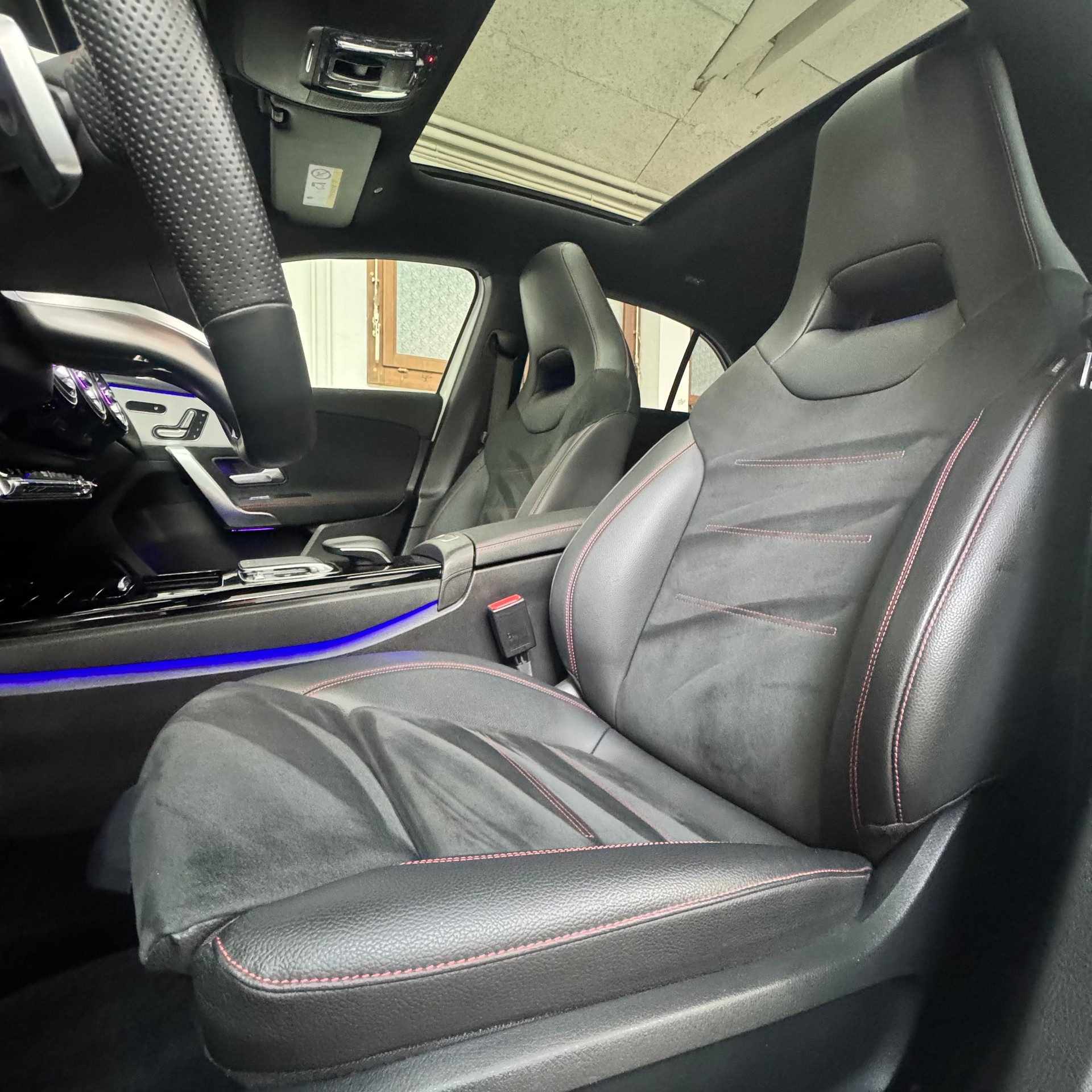 MERCEDES-BENZ A 250 4Matic AMG Line 4Matic 7G-DCT-image-8
