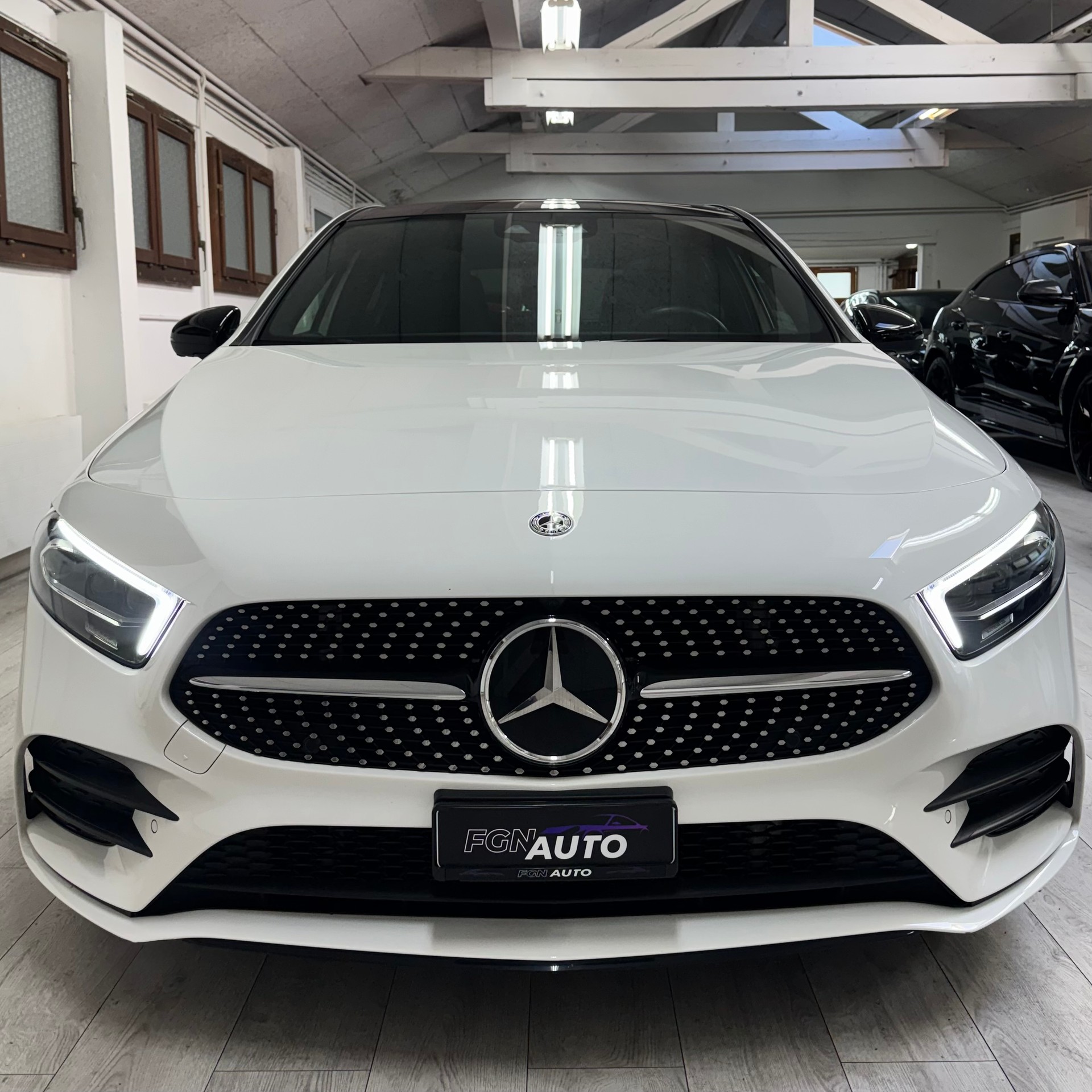 MERCEDES-BENZ A 250 4Matic AMG Line 4Matic 7G-DCT-image-2