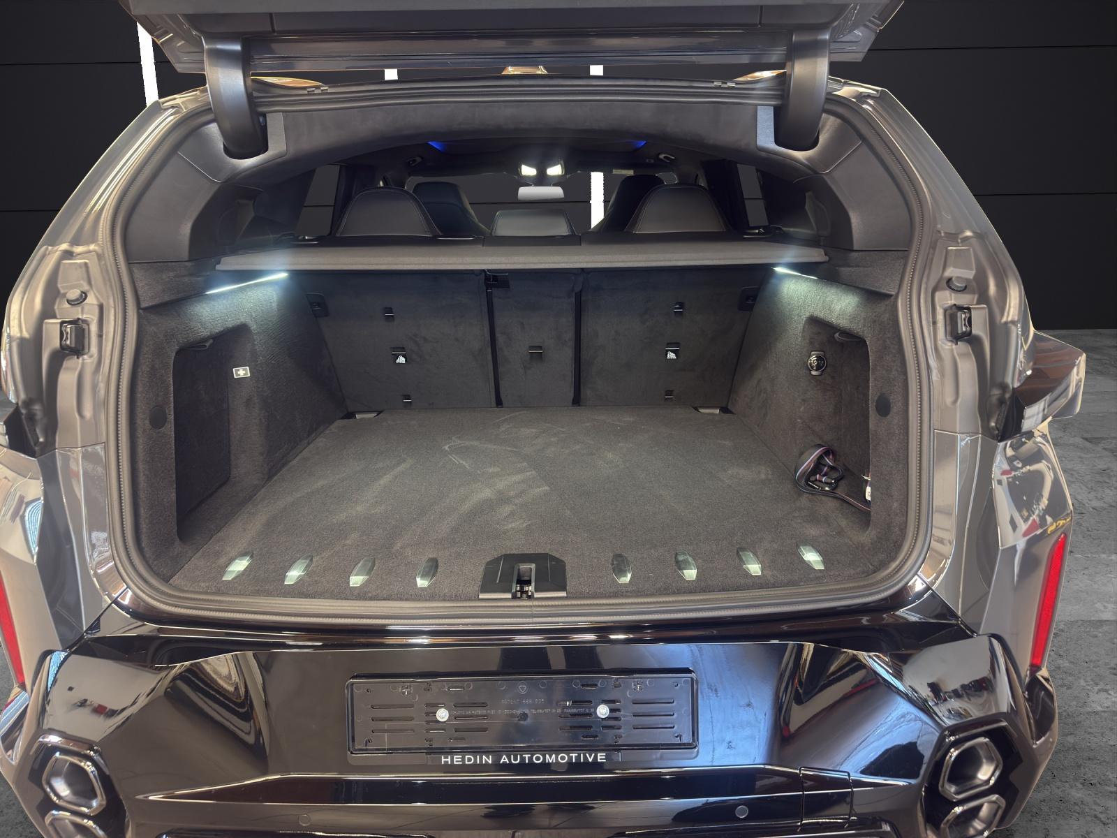BMW XM 50e Plug-in Hybrid-image-13