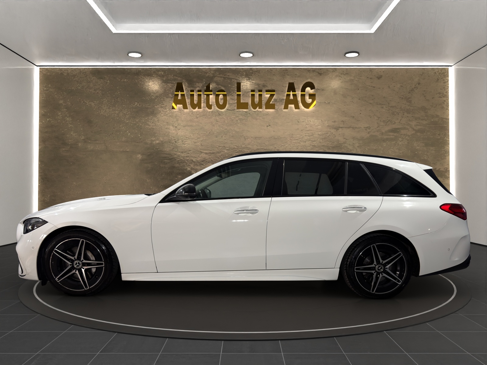 MERCEDES-BENZ C 220 d T 4Matic AMG Line-image-4