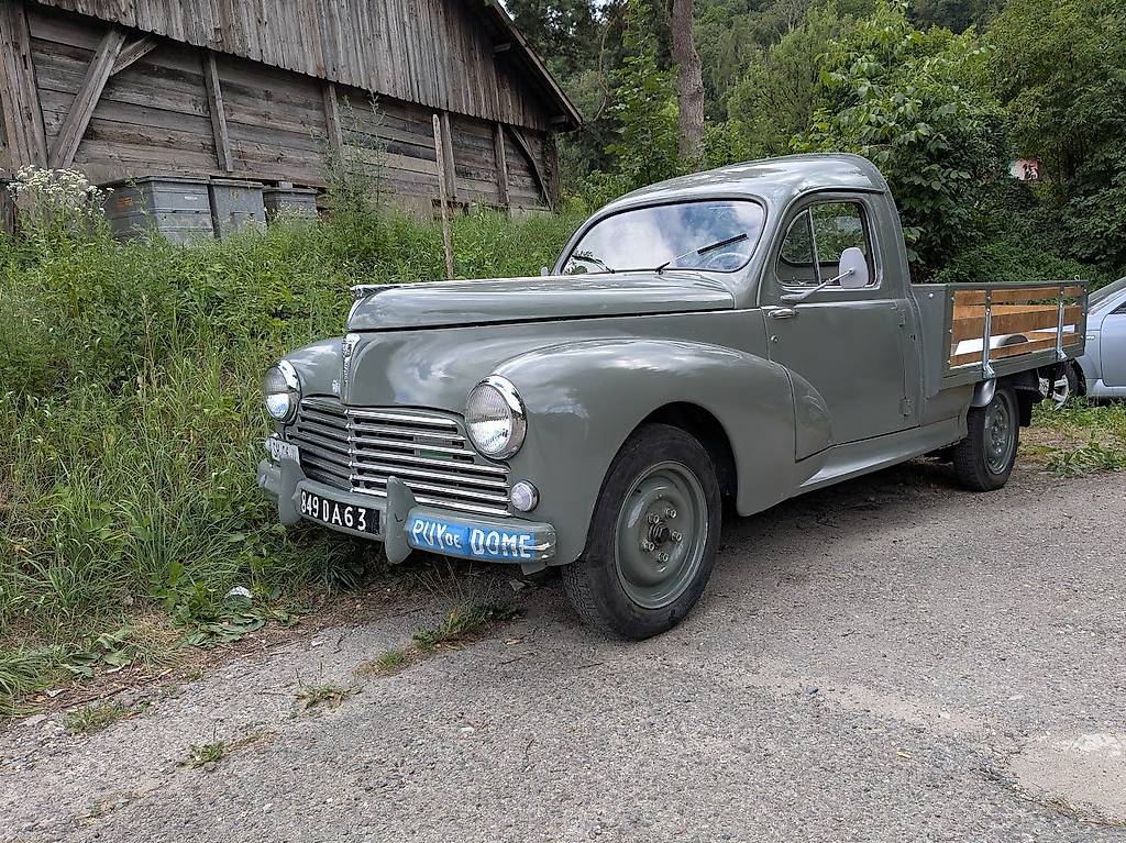 PEUGEOT 203-image-0
