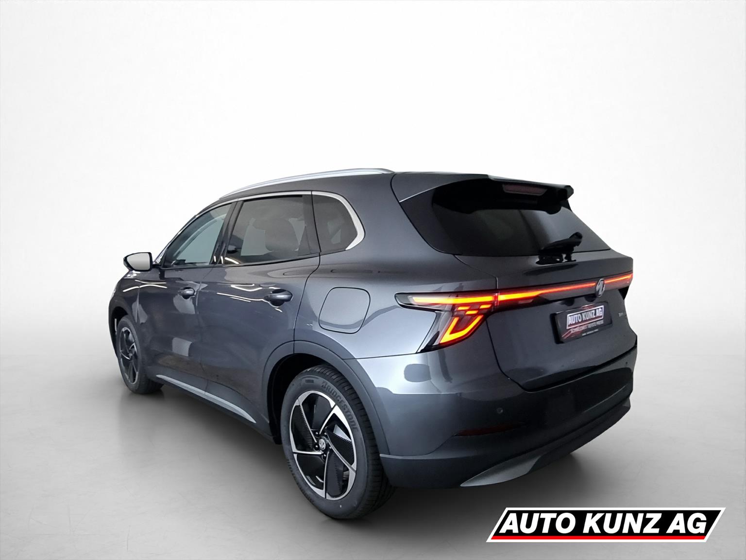 MG MG S5 EV 64kWh Luxury RWD-image-3