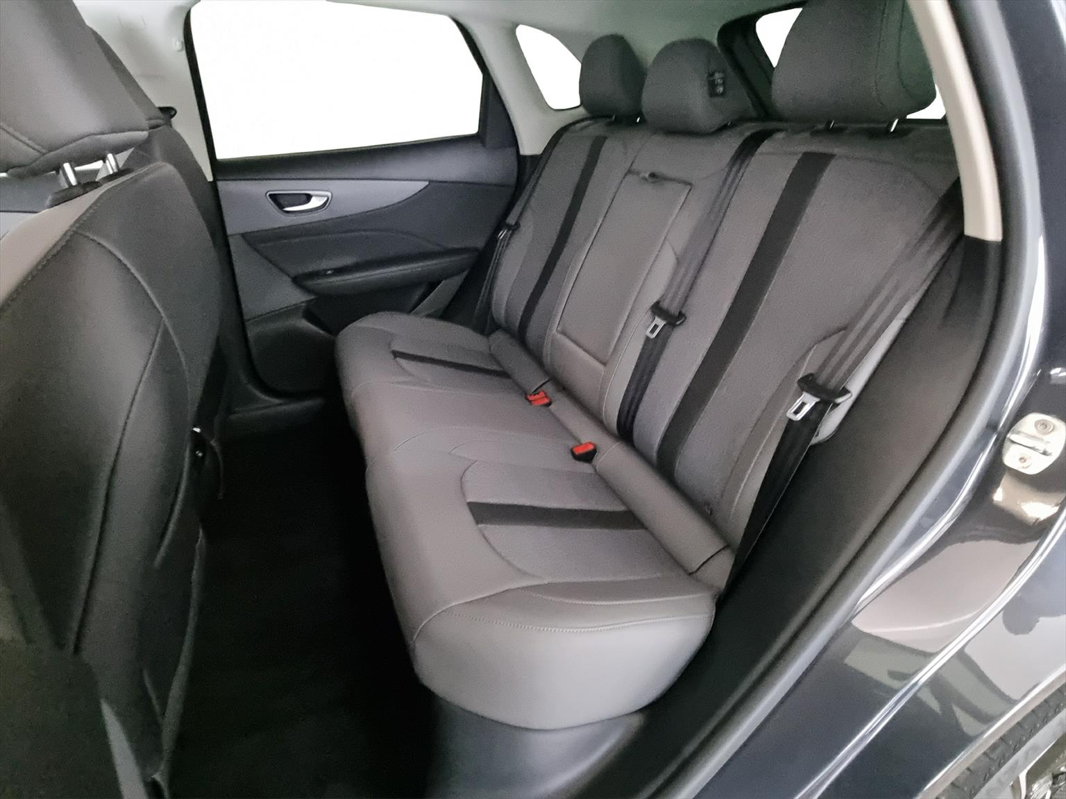 MG MG S5 EV 64kWh Luxury RWD-image-6