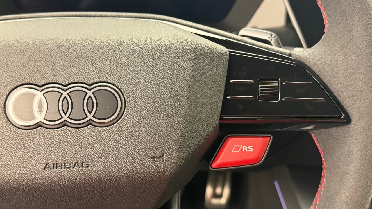 AUDI RS3 Limousine 2.5 TSI quattro S-tronic-image-9