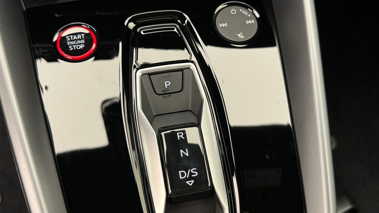 AUDI RS3 Limousine 2.5 TSI quattro S-tronic-image-10
