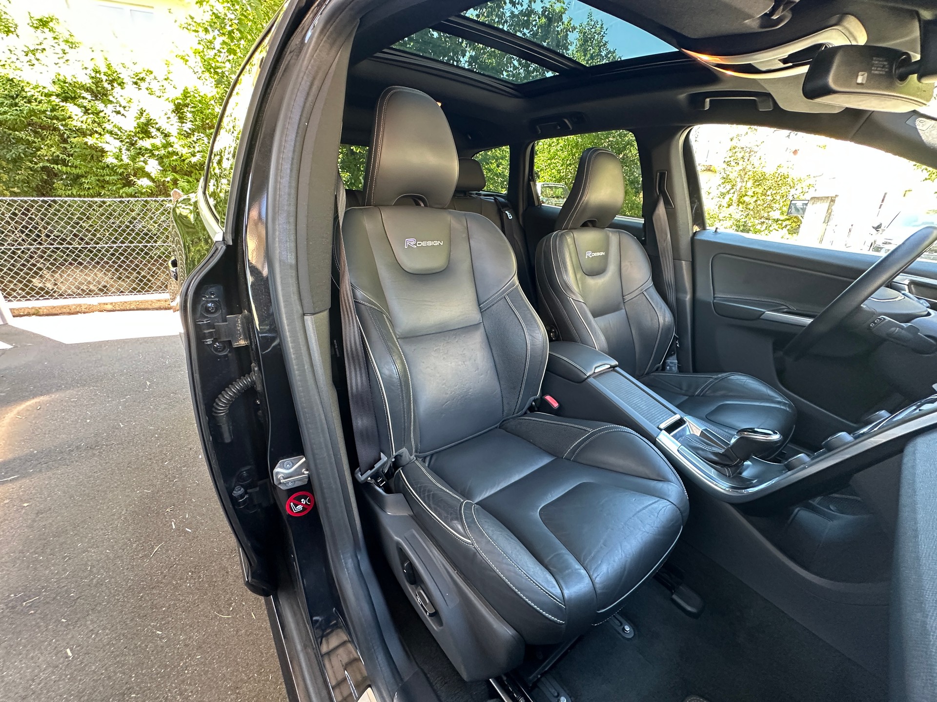 VOLVO XC60 D5 AWD Summum R-Design Geartronic-image-11