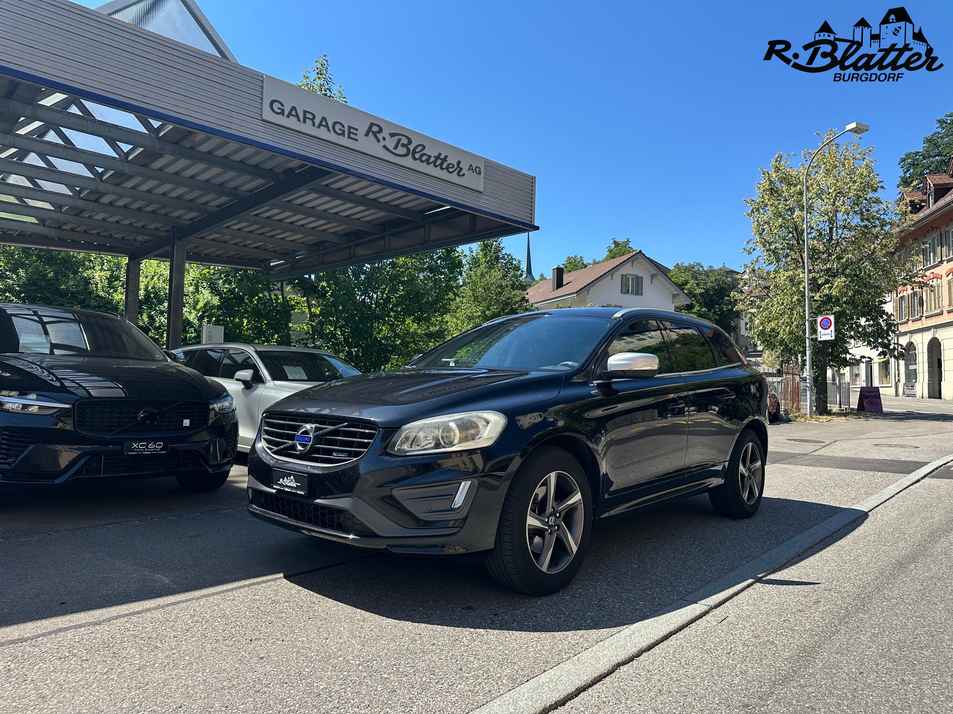 VOLVO XC60 D5 AWD Summum R-Design Geartronic-image-0