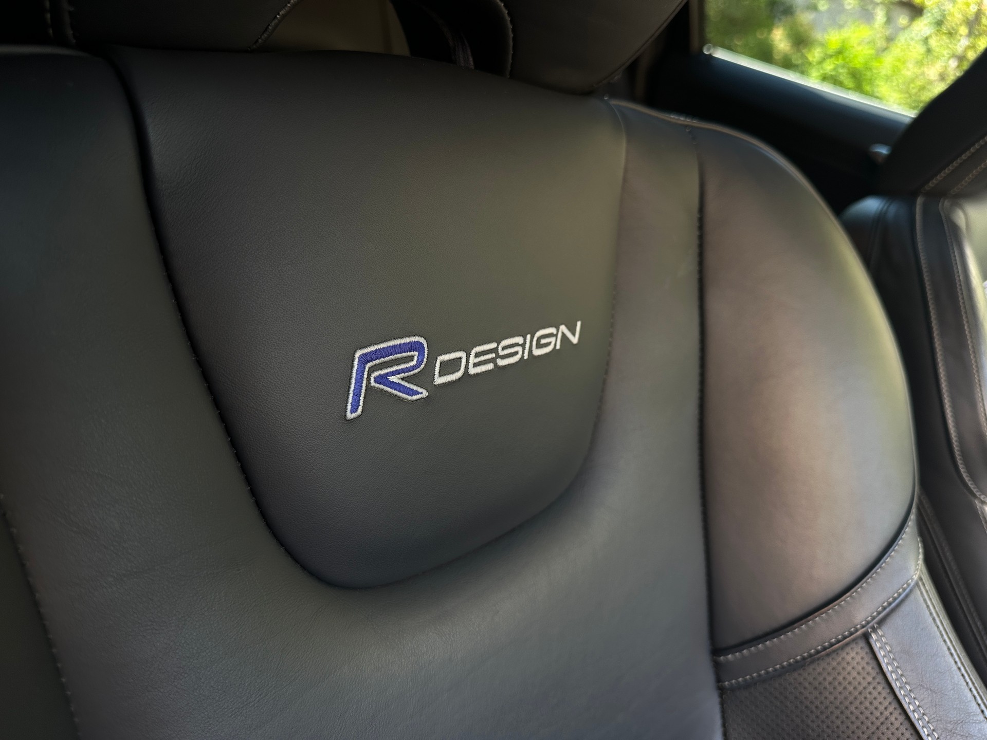 VOLVO XC60 D5 AWD Summum R-Design Geartronic-image-12